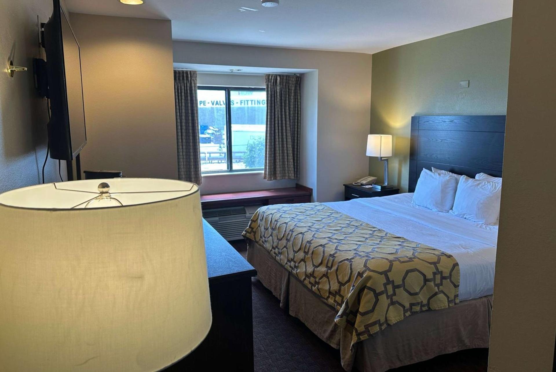 Baymont by Wyndham Farmington photo 14