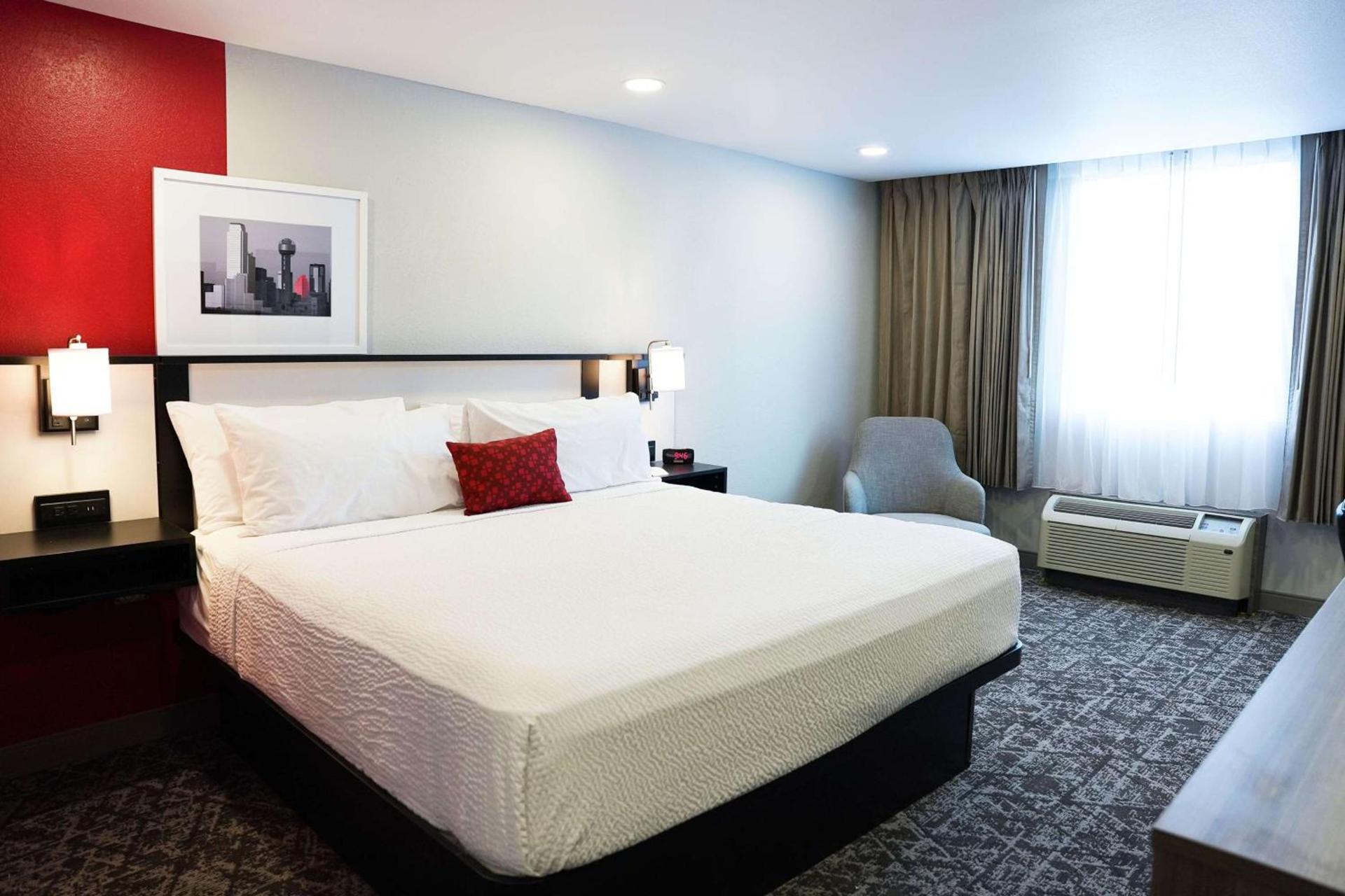 Ramada by Wyndham DFW Airport photo 5