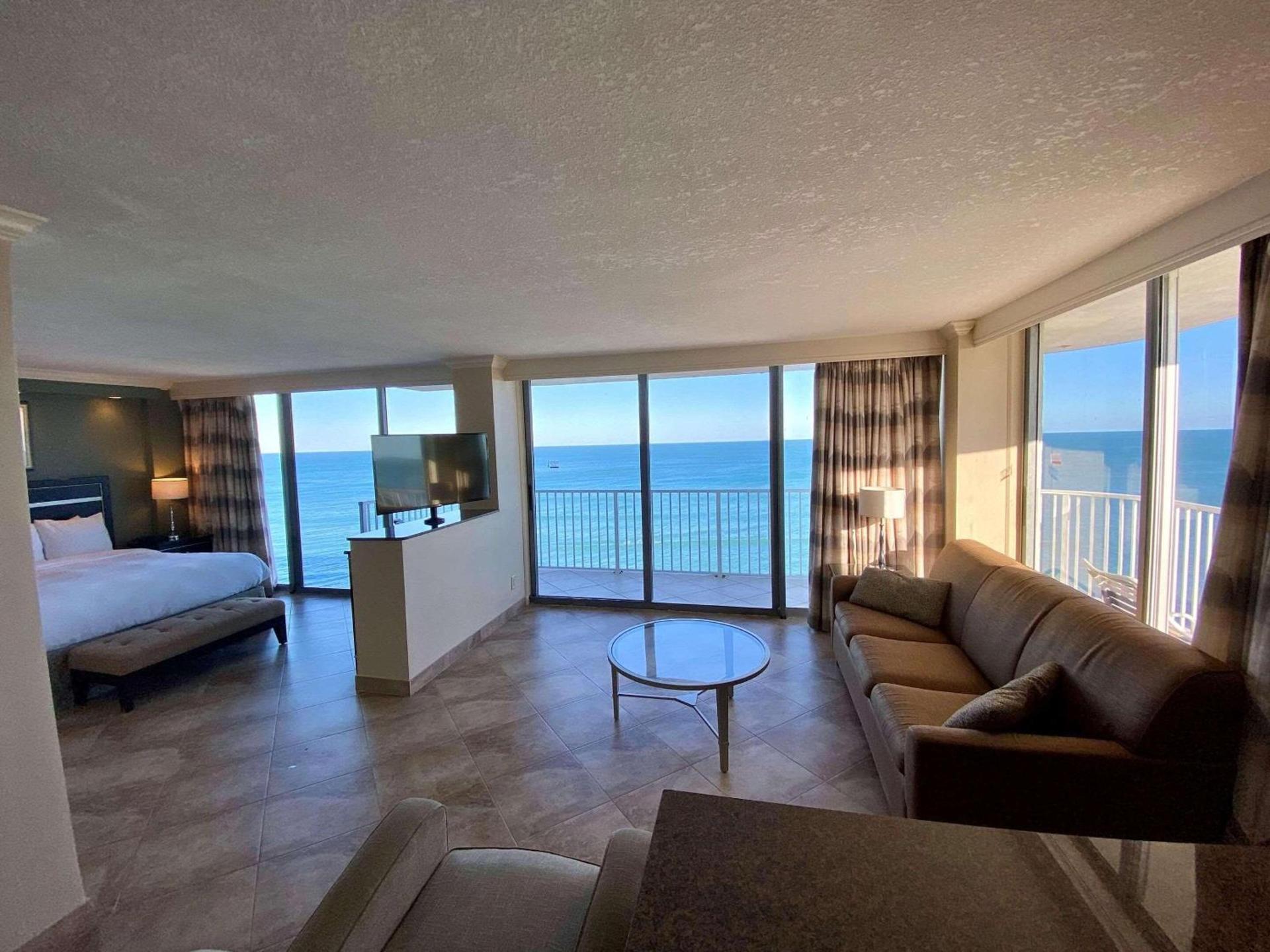 Radisson Suite Hotel Oceanfront photo 6