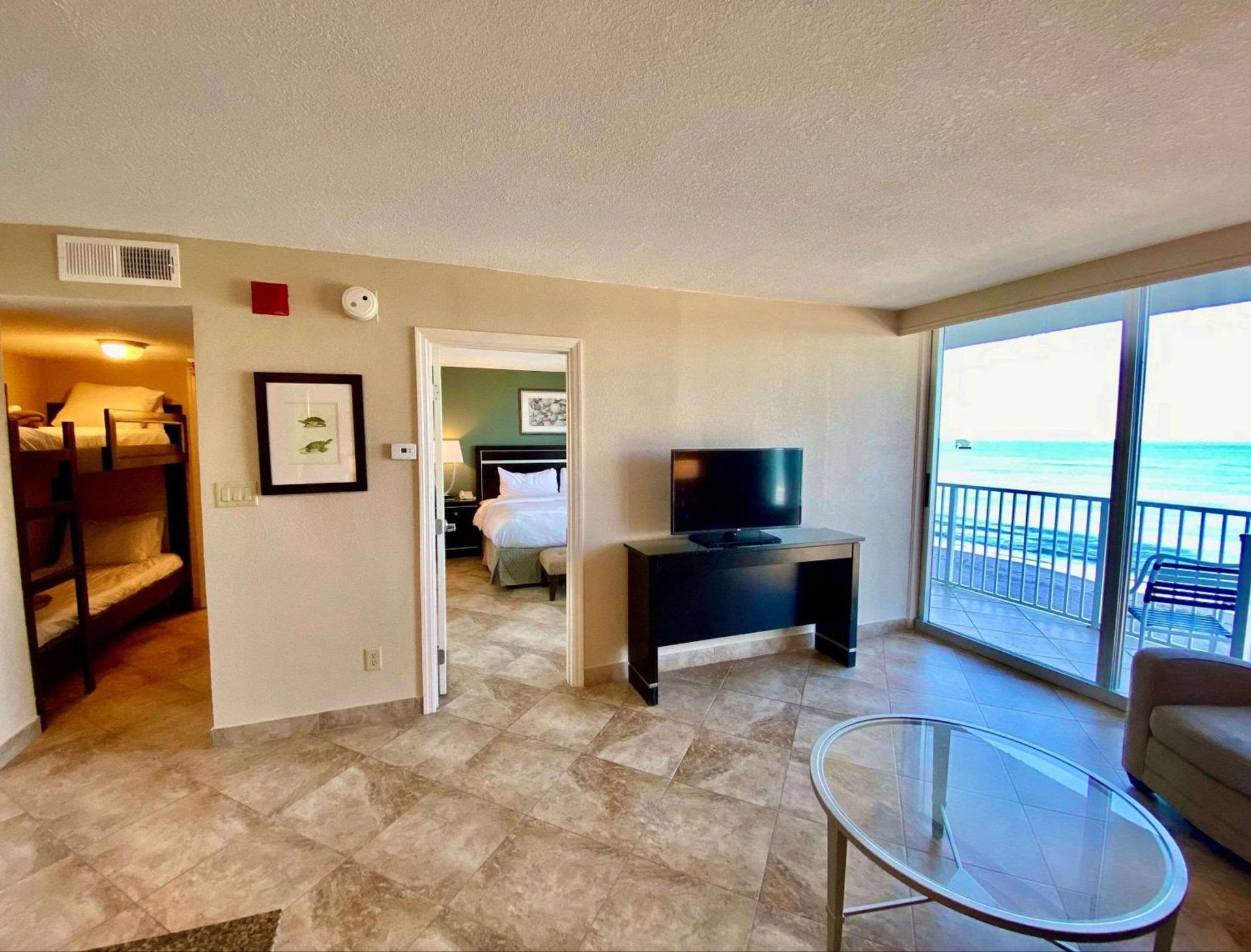 Radisson Suite Hotel Oceanfront photo 11