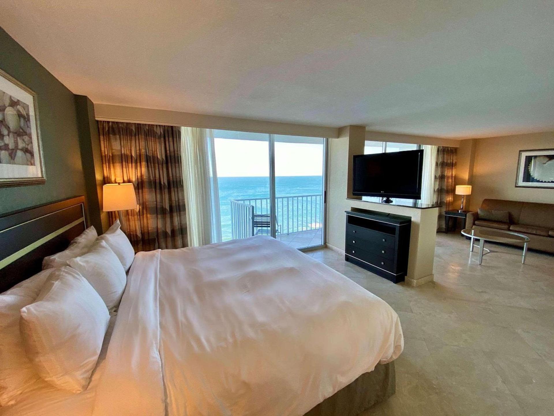 Radisson Suite Hotel Oceanfront photo 14