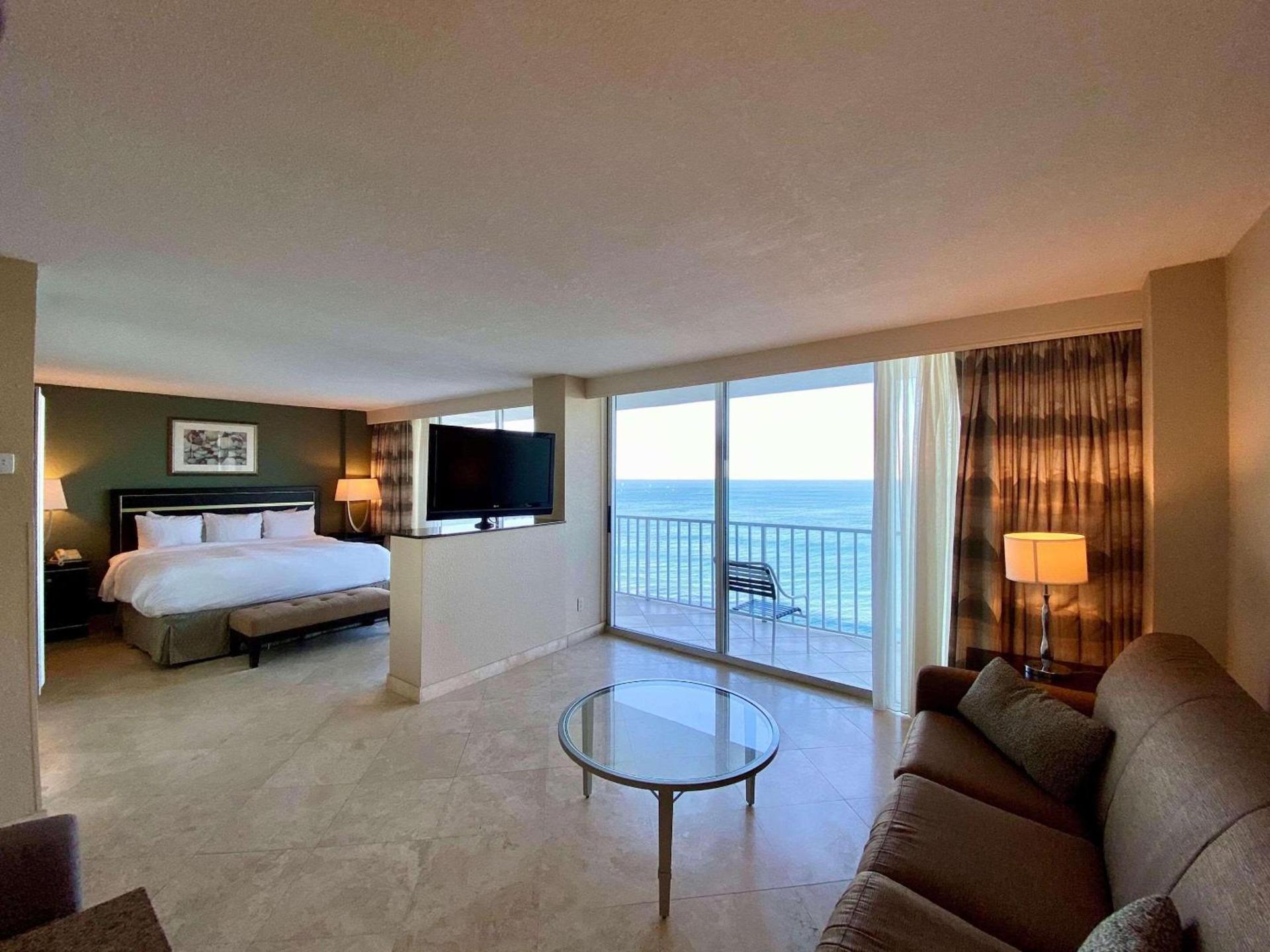 Radisson Suite Hotel Oceanfront photo 16