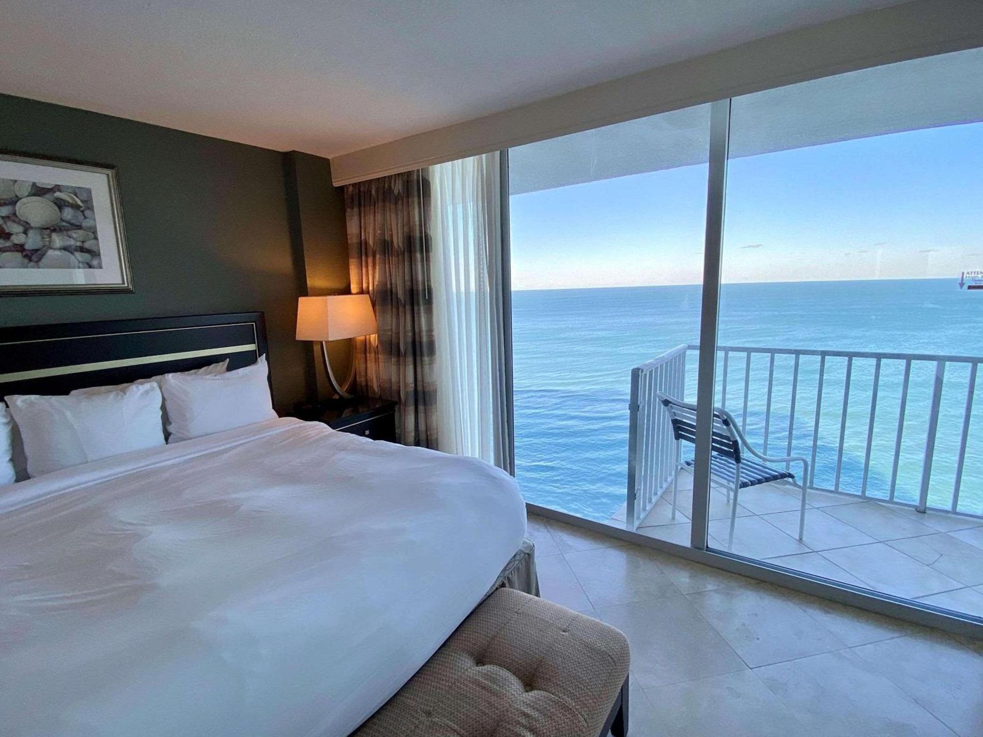 Radisson Suite Hotel Oceanfront photo 17