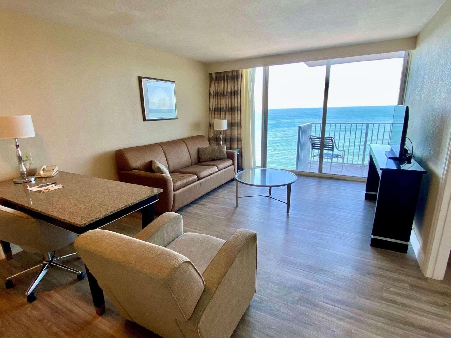 Radisson Suite Hotel Oceanfront photo 20