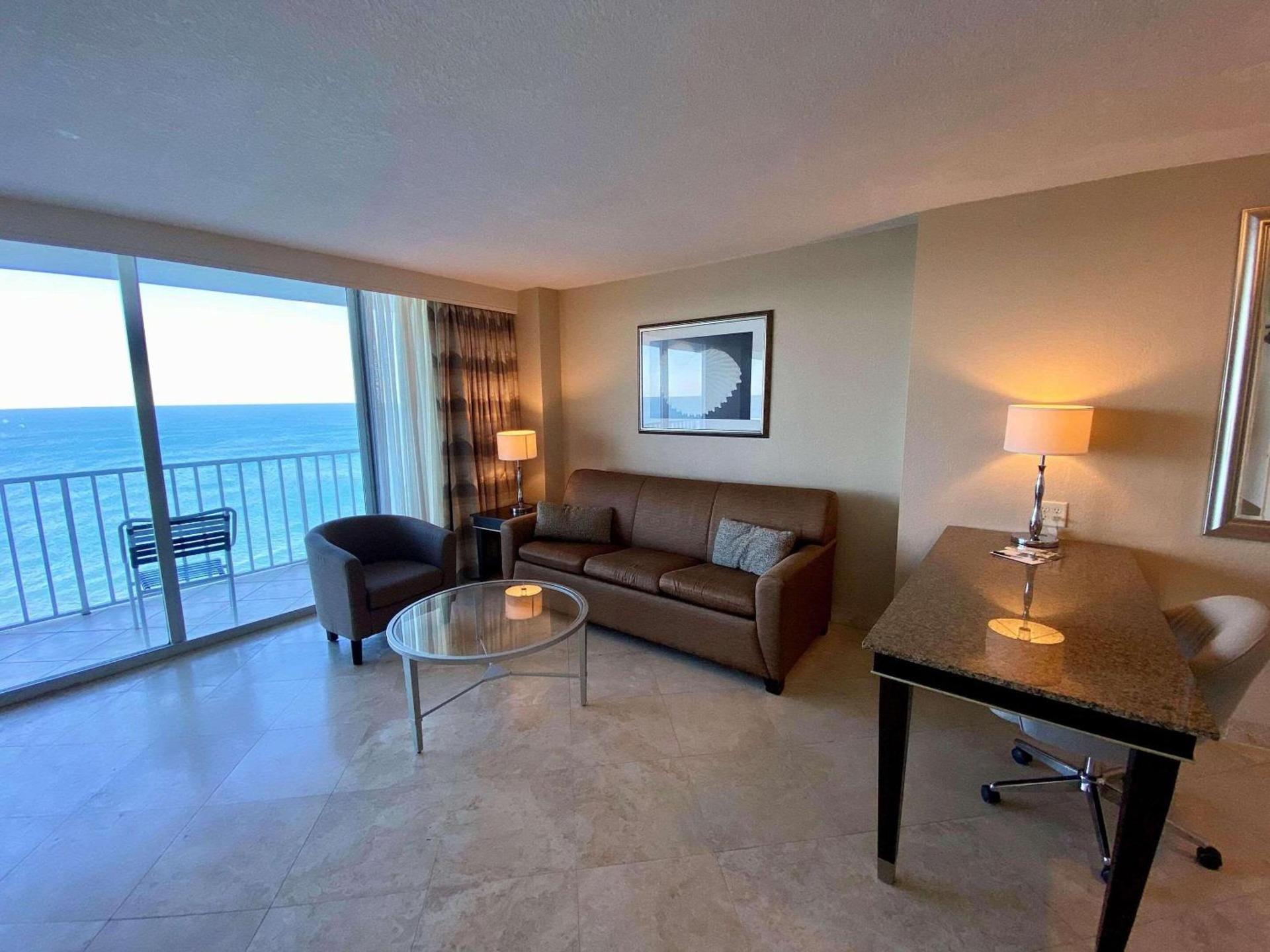 Radisson Suite Hotel Oceanfront photo 19