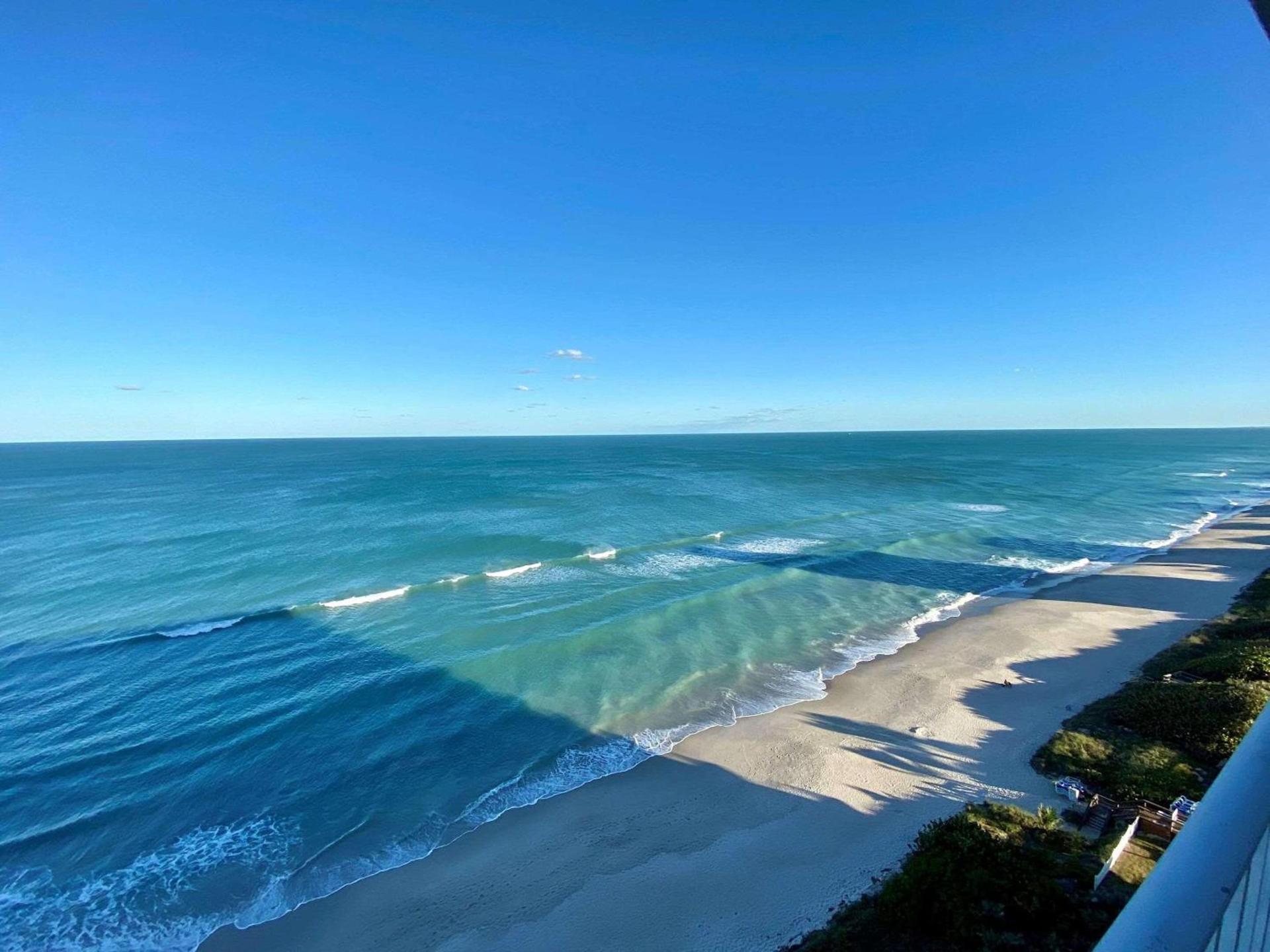 Radisson Suite Hotel Oceanfront photo 18