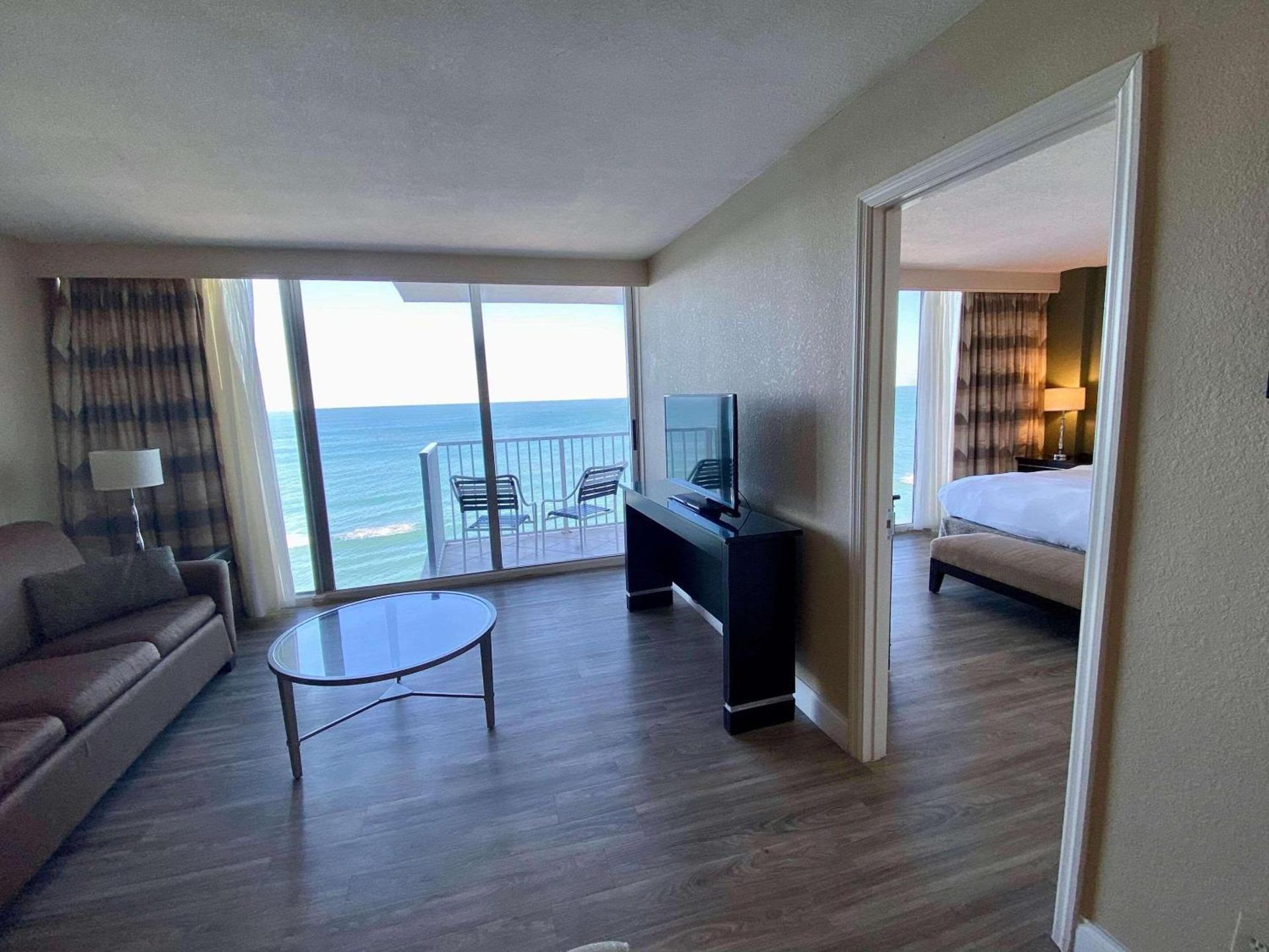 Radisson Suite Hotel Oceanfront photo 22