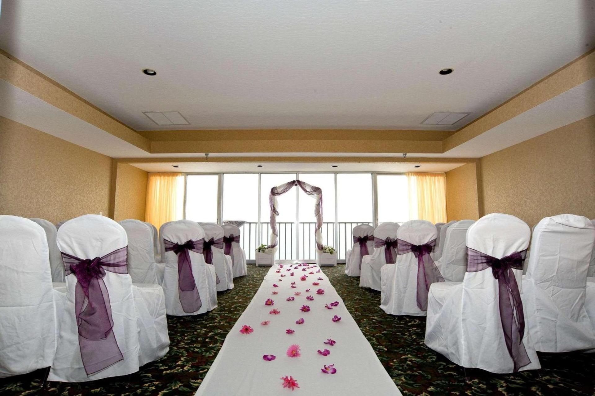 Radisson Suite Hotel Oceanfront photo 35
