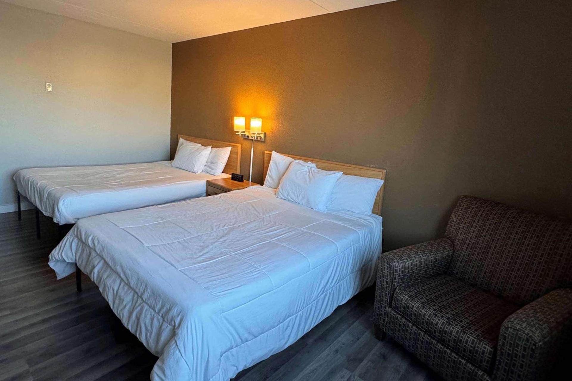 Sauk River Inn & Suites, a Travelodge by Wyndham photo 6
