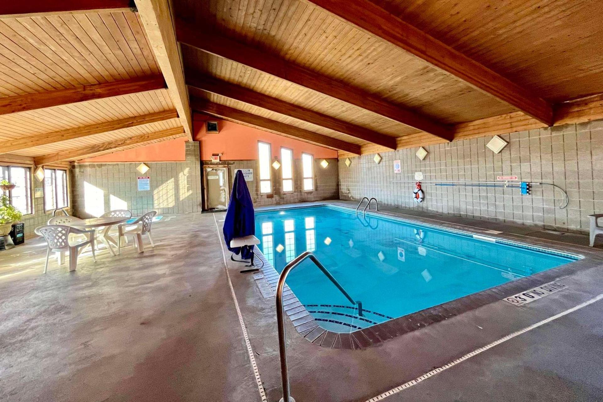 Sauk River Inn & Suites, a Travelodge by Wyndham photo 9
