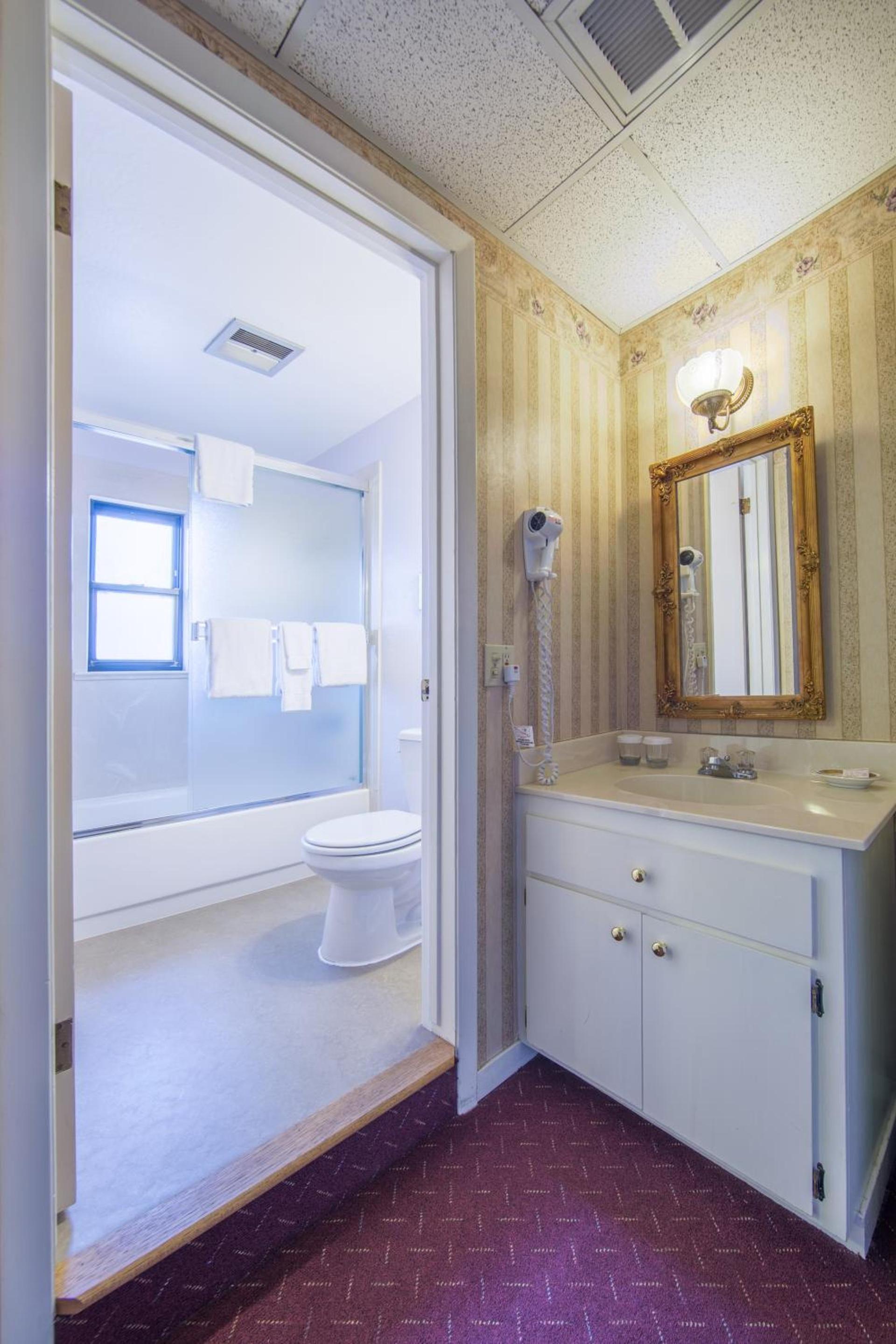 Historic Cary House Hotel photo 8