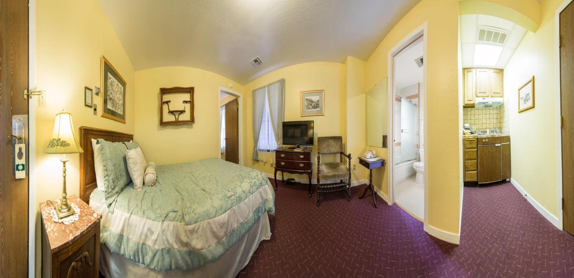 Historic Cary House Hotel photo 29