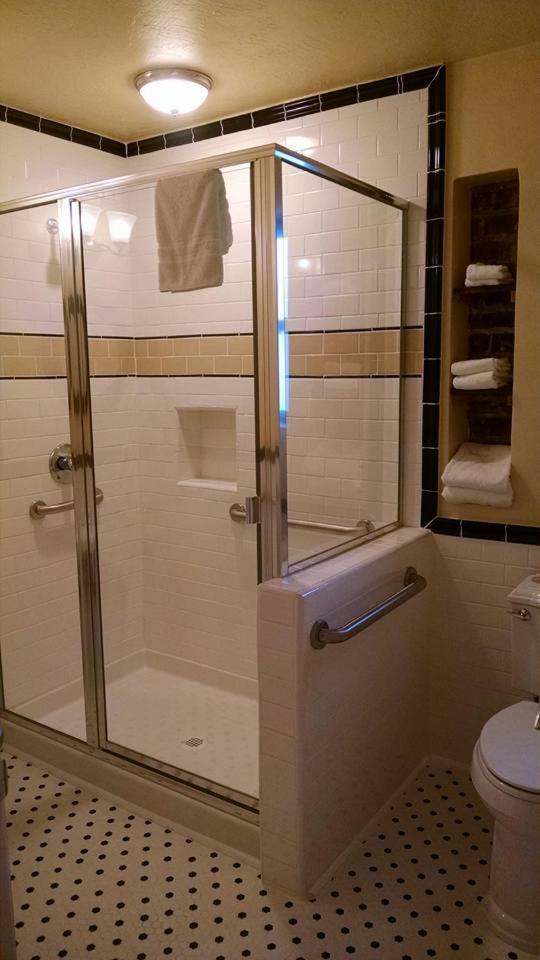 Historic Cary House Hotel photo 22