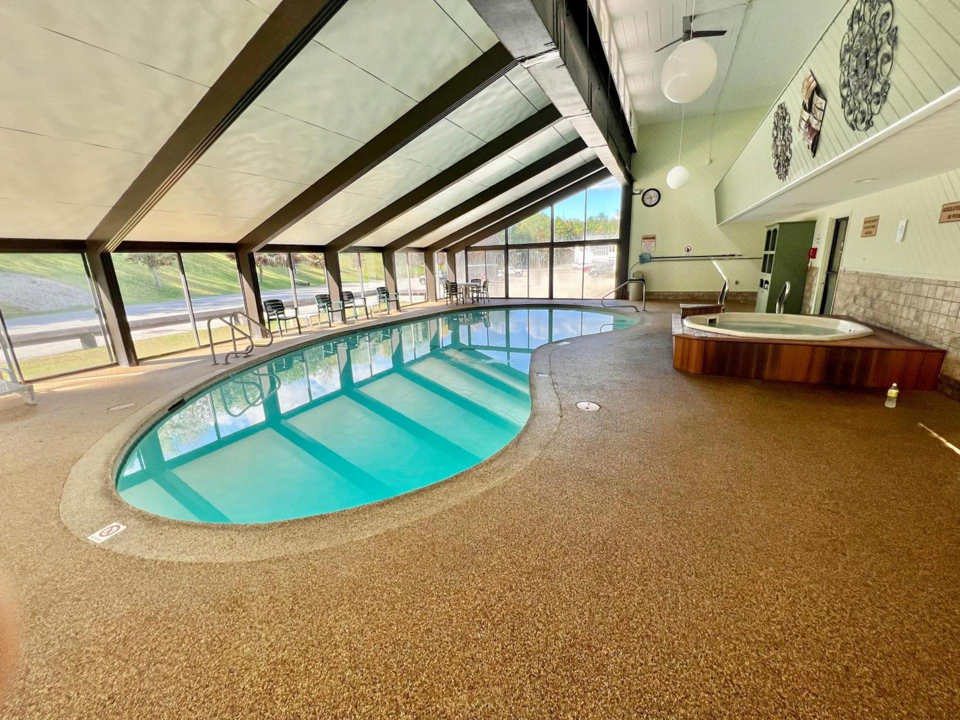 Town & Country Inn & Resort photo 25