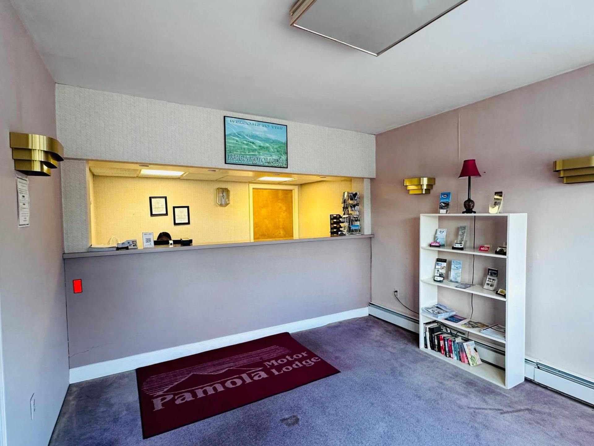 Pamola Motor Lodge photo 16