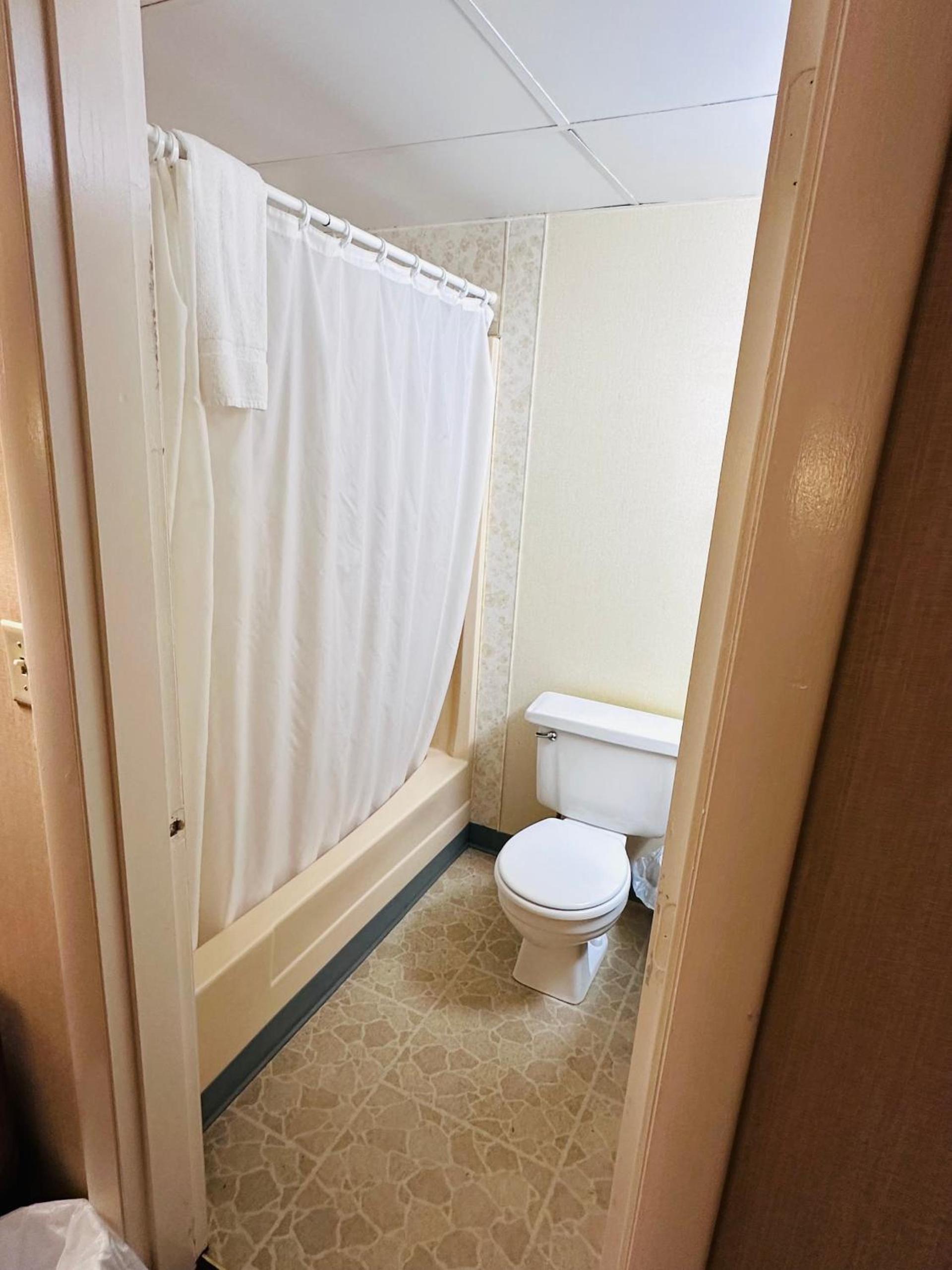 Pamola Motor Lodge photo 17