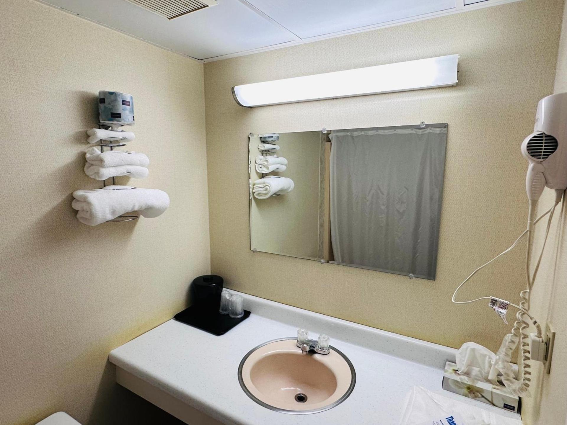 Pamola Motor Lodge photo 6