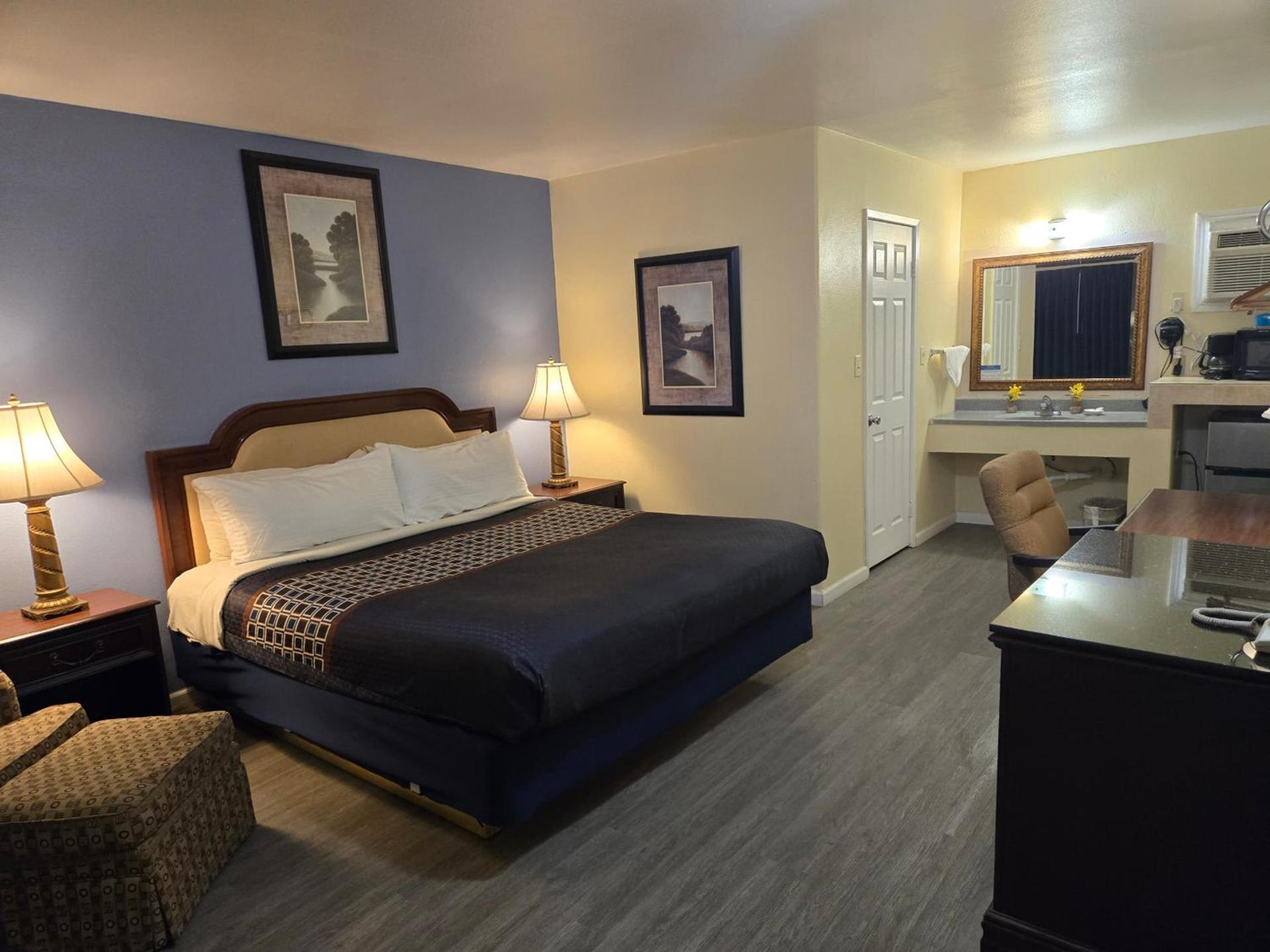 Rodeway Inn & Suites Blythe I-10 photo 45