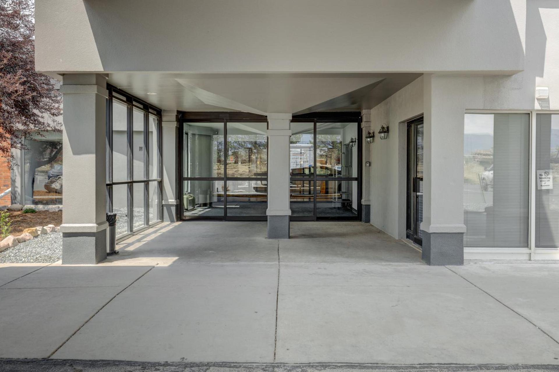 Riverside Hotel photo 27