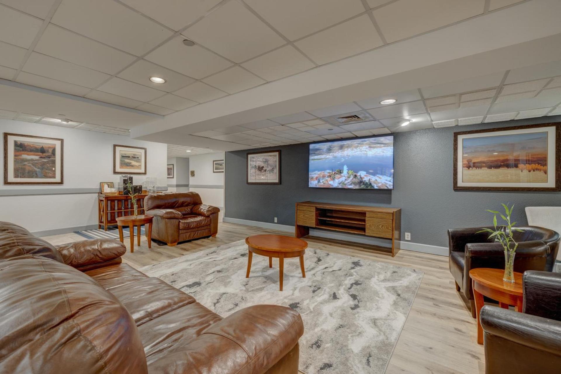 Riverside Hotel photo 20