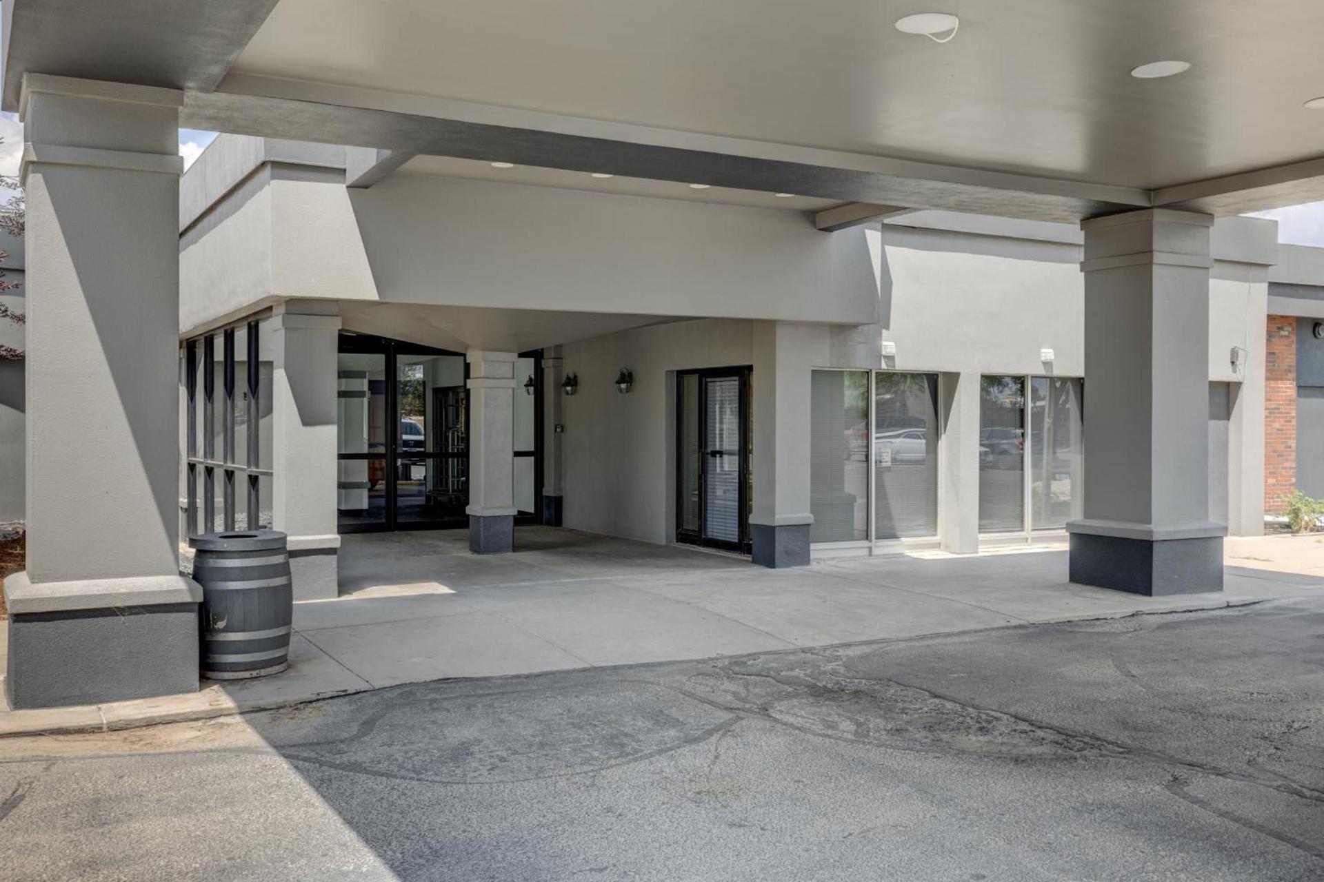 Riverside Hotel photo 13