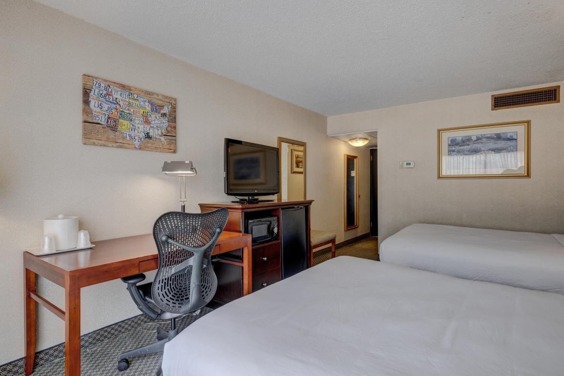 Riverside Hotel photo 52