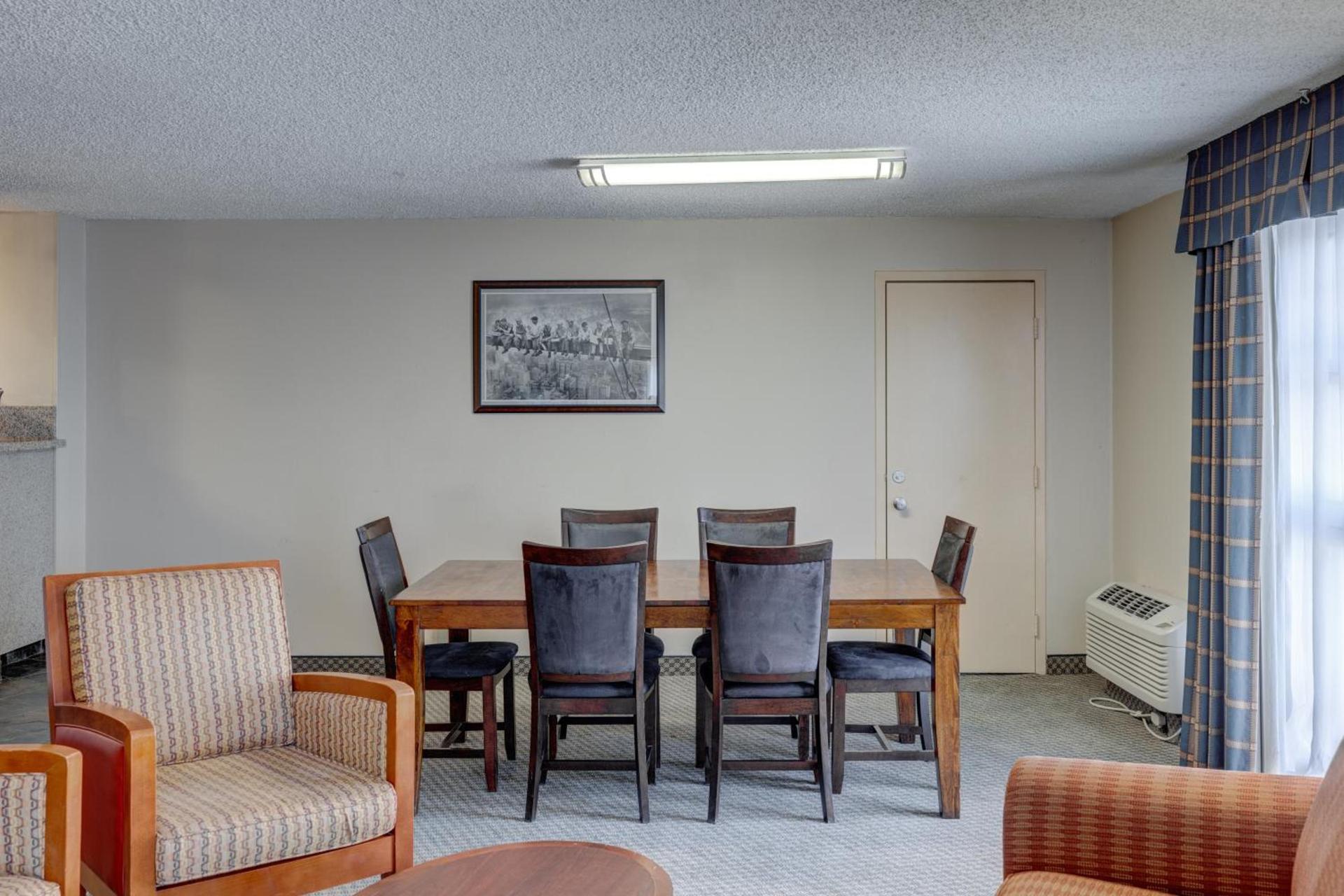 Riverside Hotel photo 83
