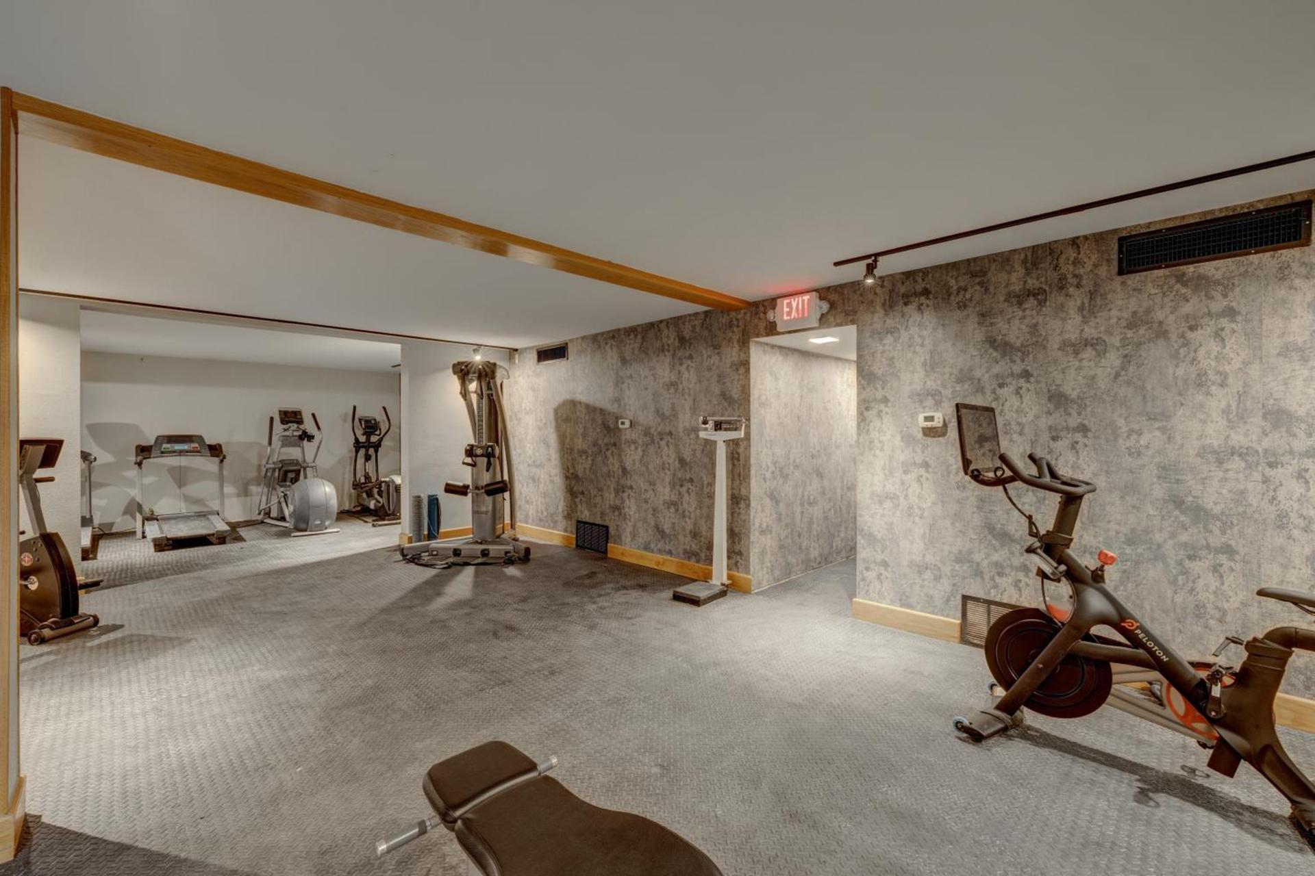 Riverside Hotel photo 96