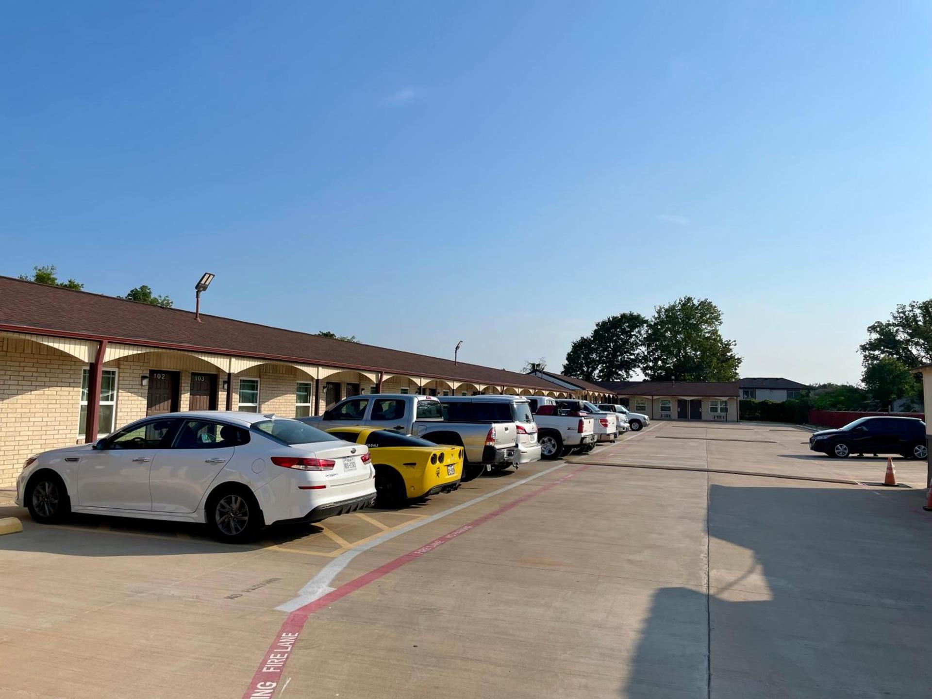 Golden Inn Dallas by Hotel O photo 21