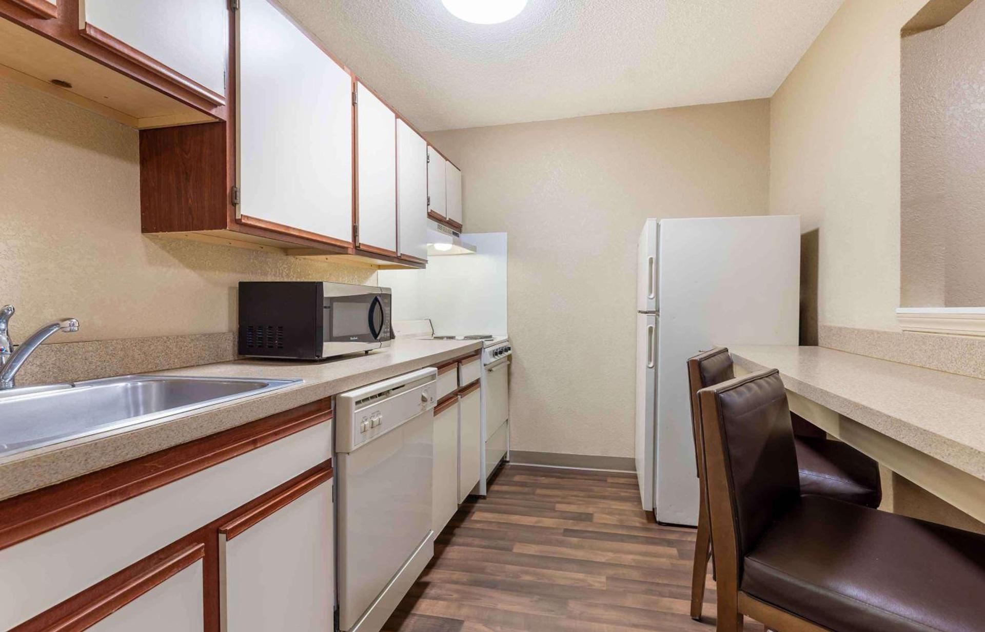 Extended Stay America Suites - Charleston - Northwoods Blvd photo 52