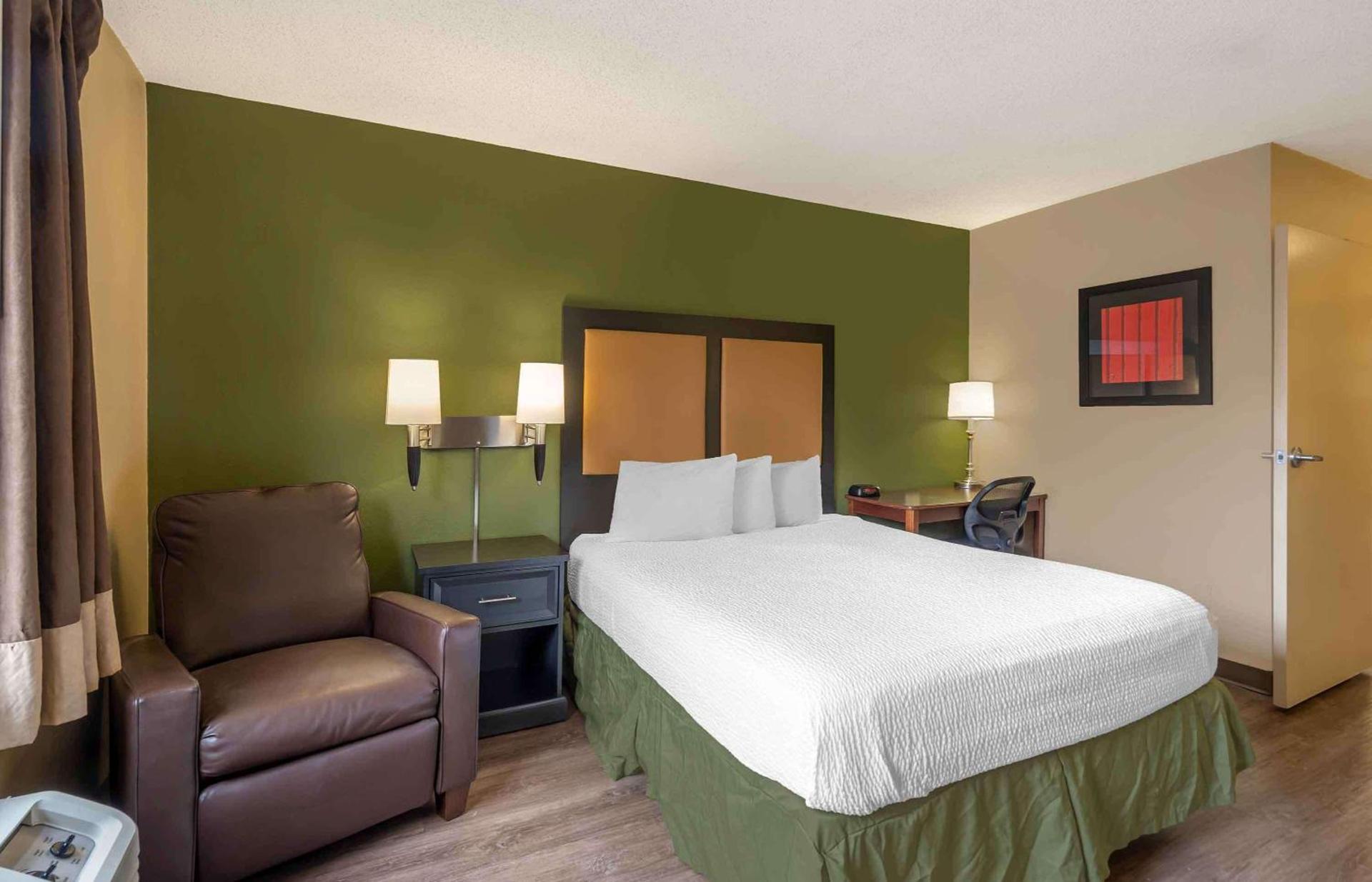 Extended Stay America Suites - Chicago - Woodfield Mall photo 11