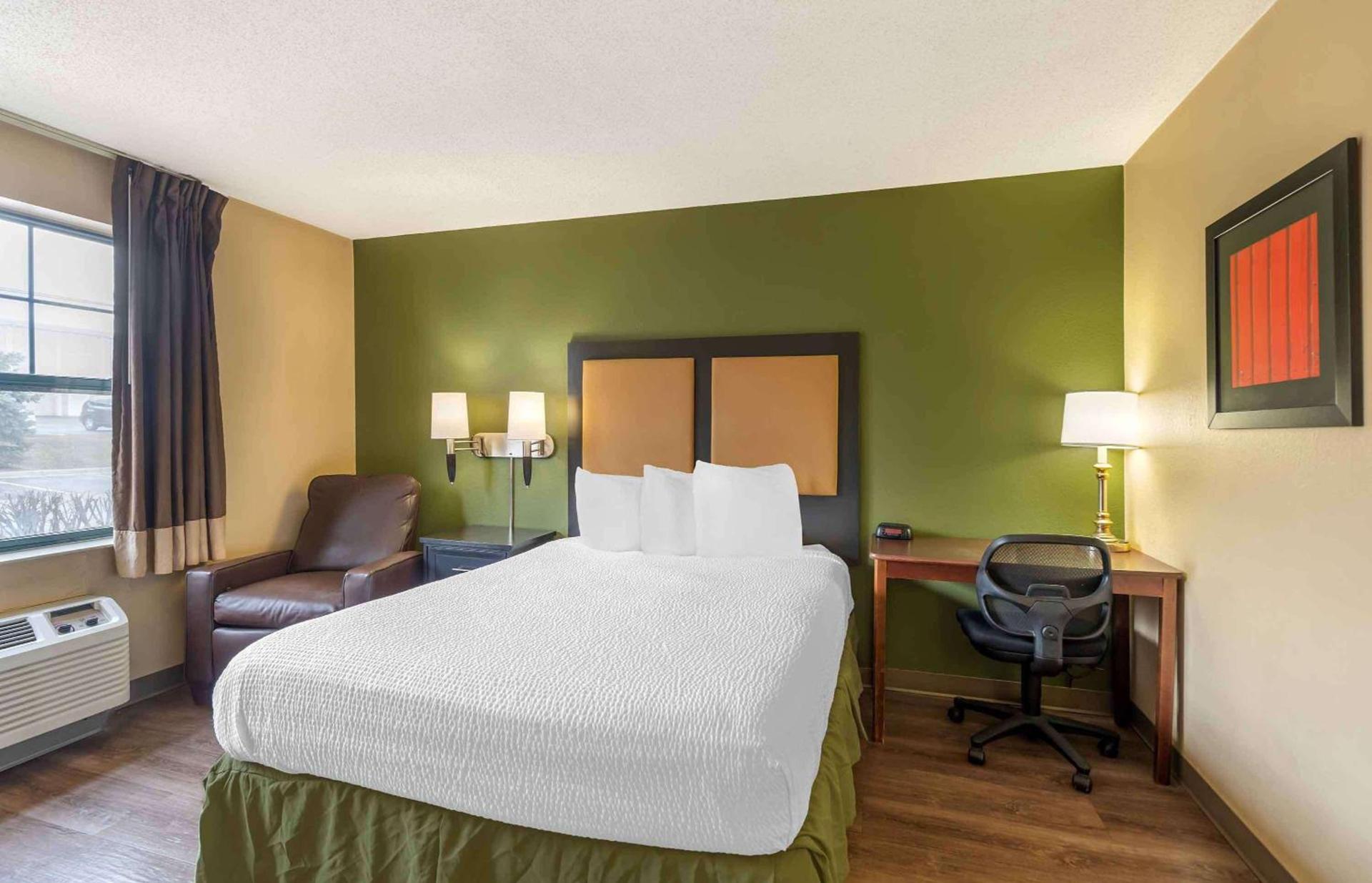 Extended Stay America Suites - Chicago - Woodfield Mall photo 10
