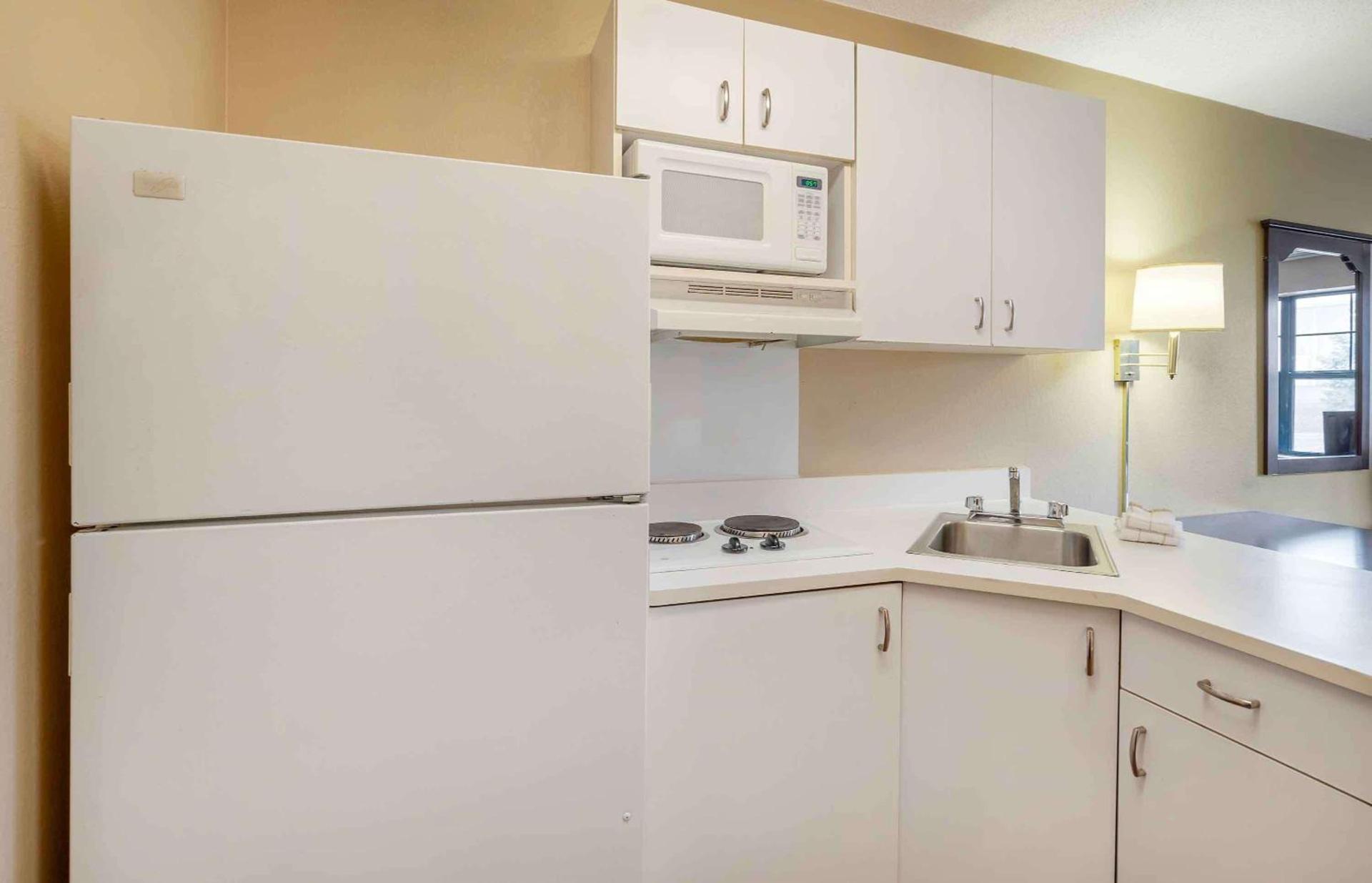 Extended Stay America Suites - Chicago - Woodfield Mall photo 13
