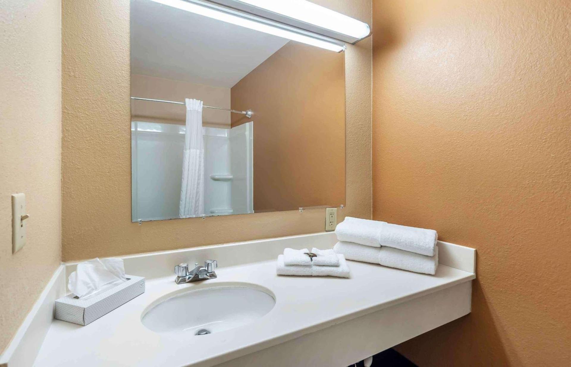 Extended Stay America Suites - Chicago - Woodfield Mall photo 14
