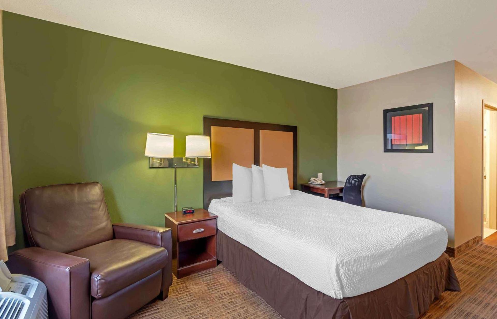Extended Stay America Suites - Chicago - Woodfield Mall photo 16