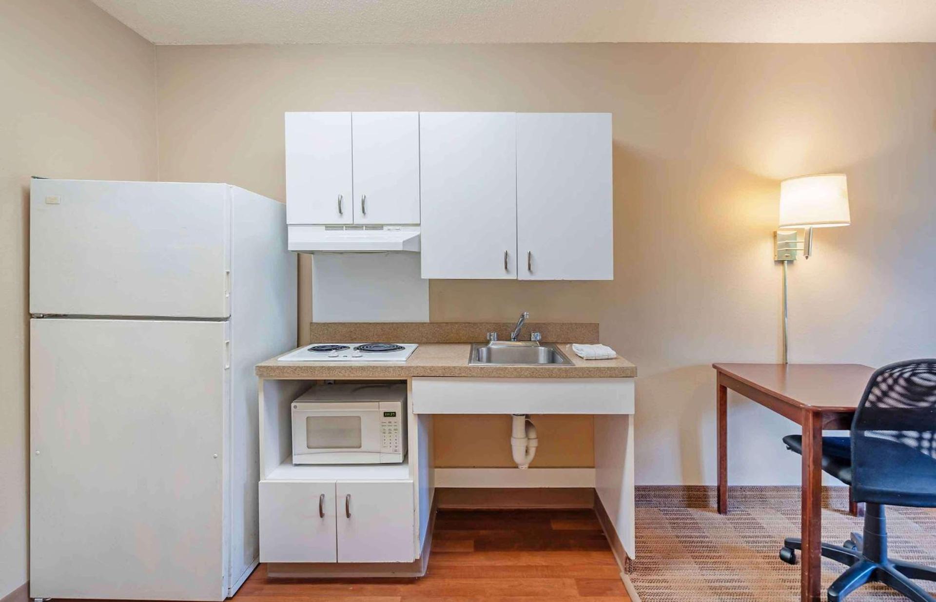 Extended Stay America Suites - Chicago - Woodfield Mall photo 18
