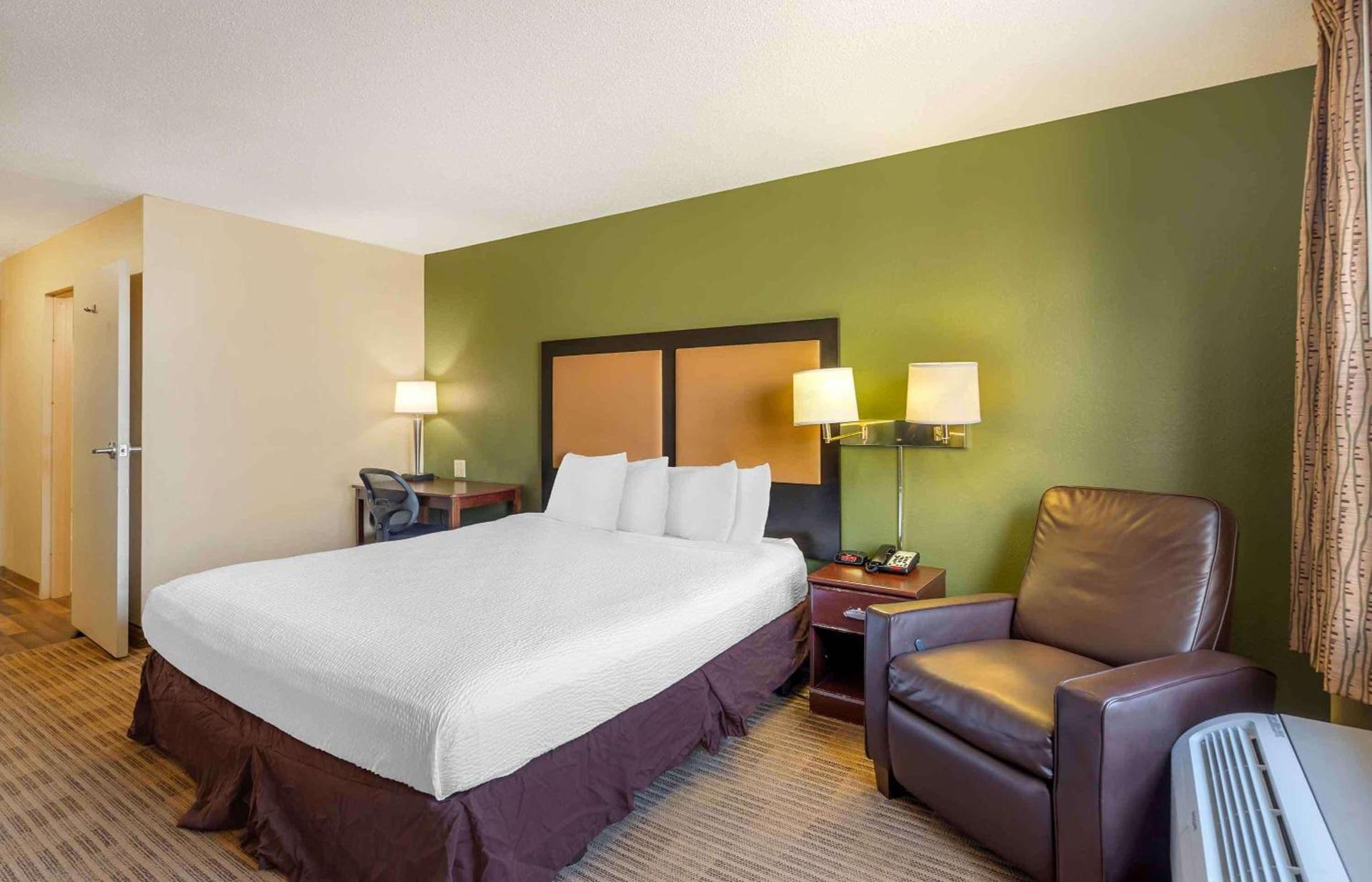 Extended Stay America Suites - Chicago - Woodfield Mall photo 21