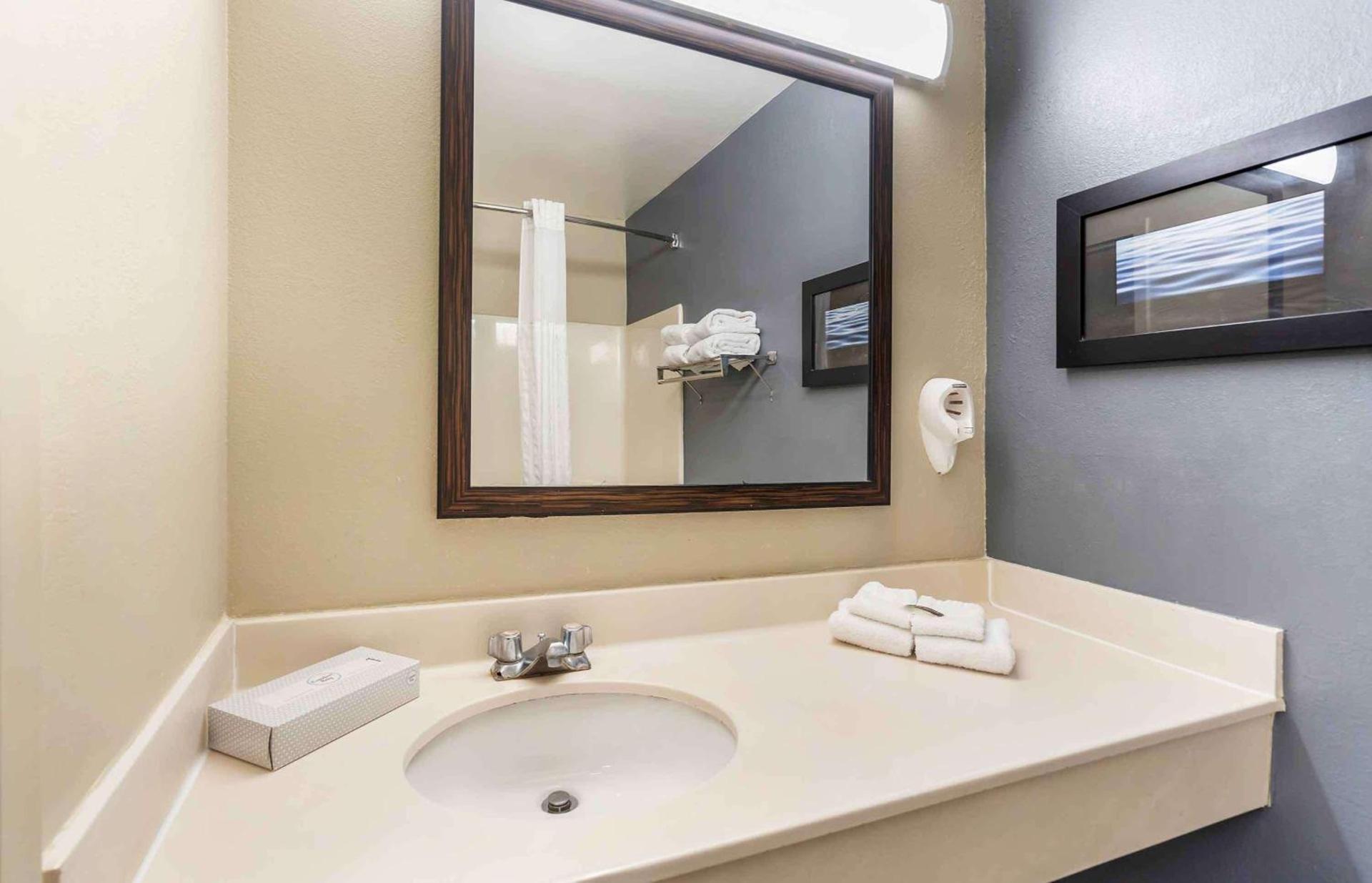 Extended Stay America Suites - Chicago - Woodfield Mall photo 29