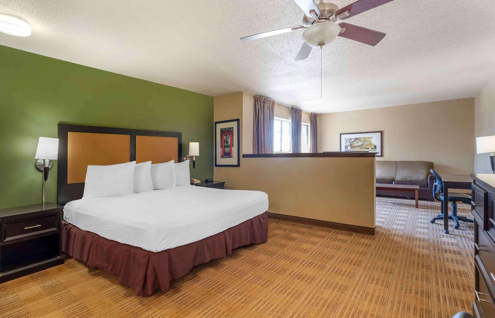 Extended Stay America Suites - Chicago - Woodfield Mall photo 30