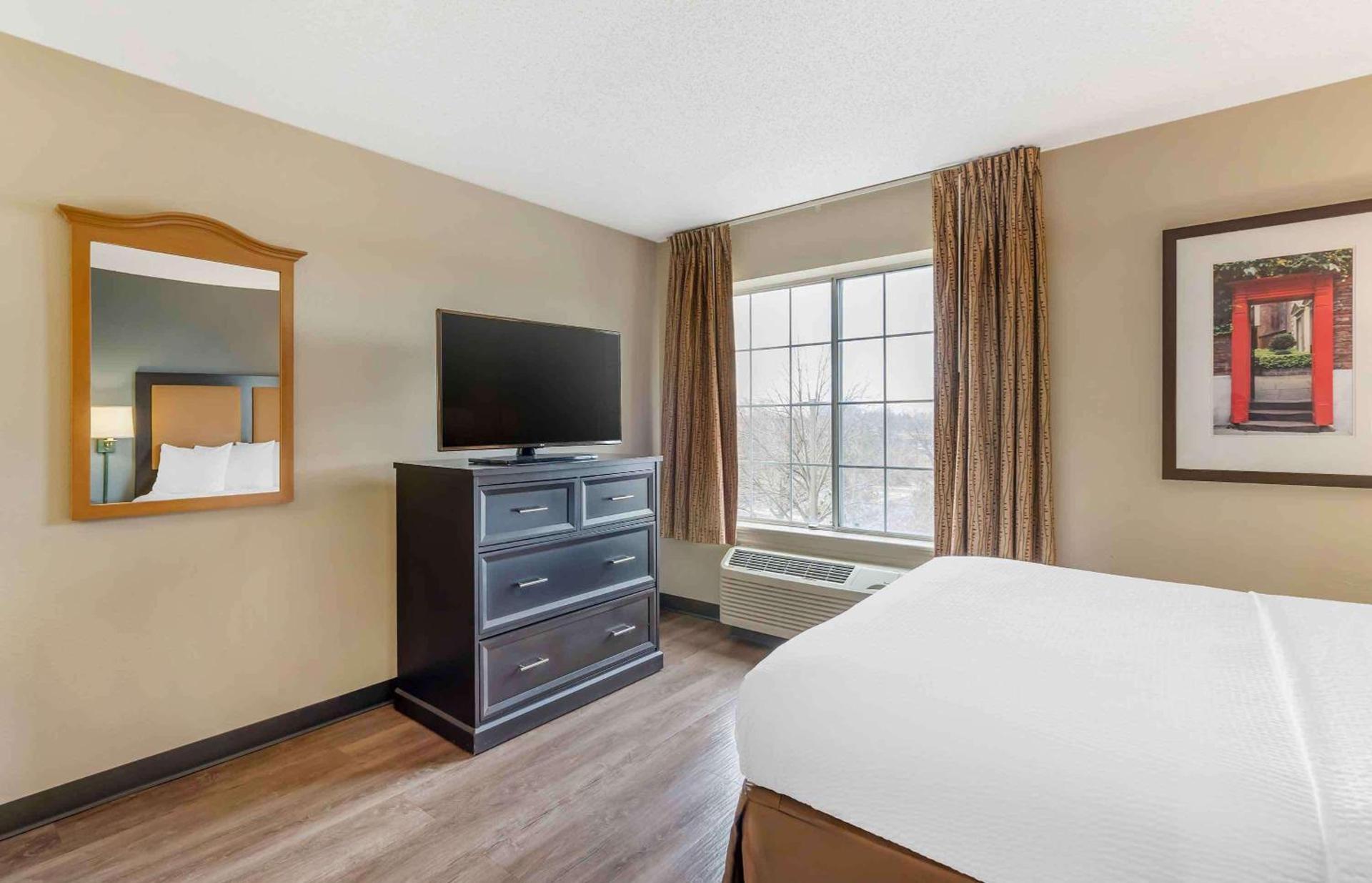 Extended Stay America Select Suites - Chicago - Naperville - East photo 9