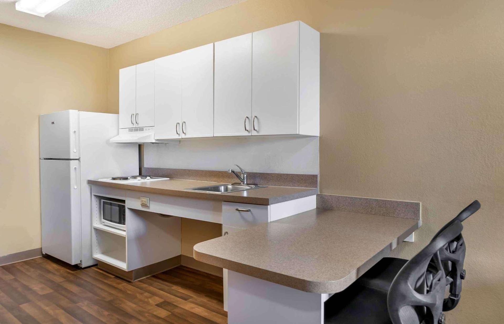 Extended Stay America Select Suites - Chicago - Naperville - East photo 14