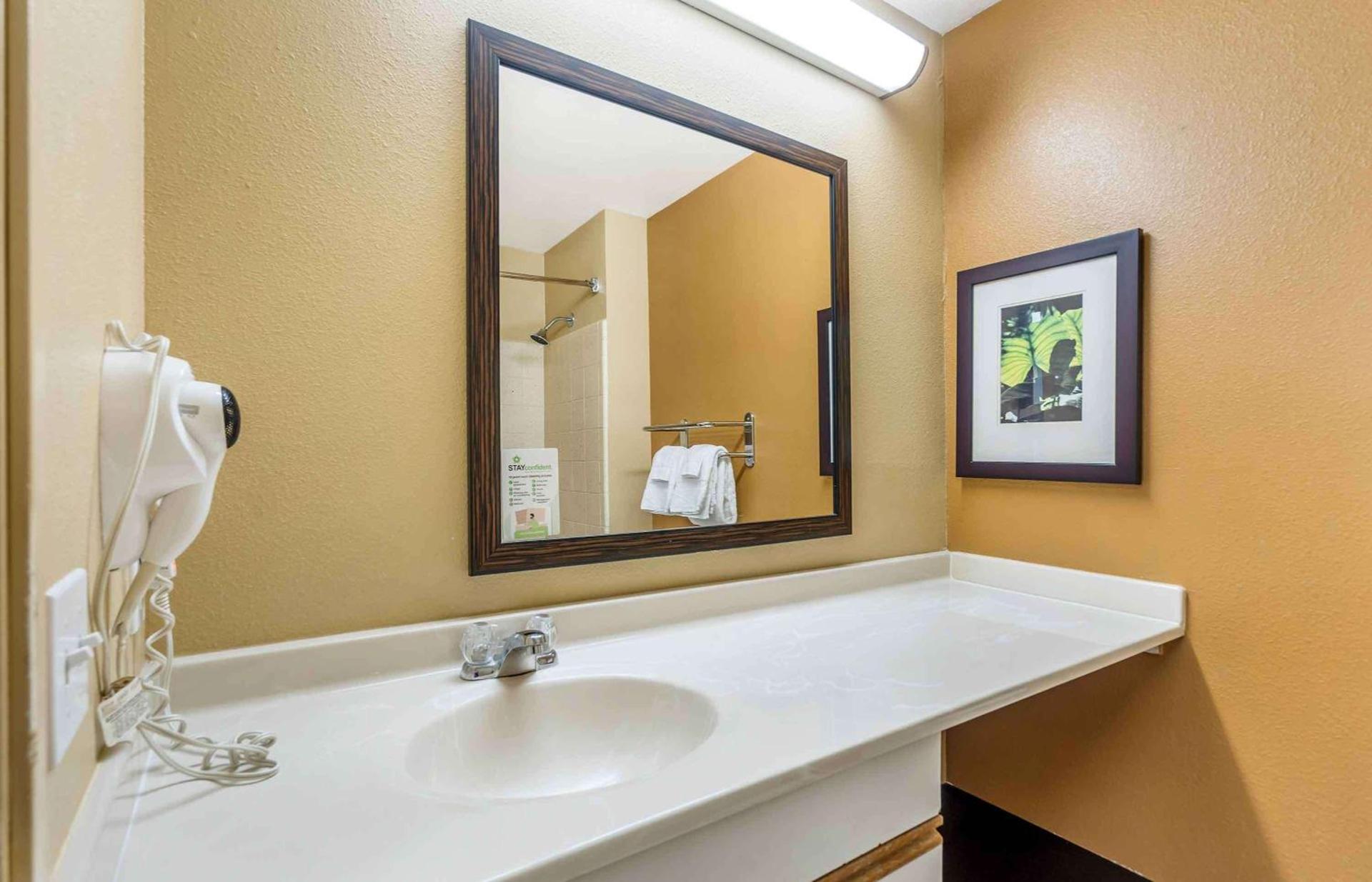 Extended Stay America Select Suites - Chicago - Naperville - East photo 20