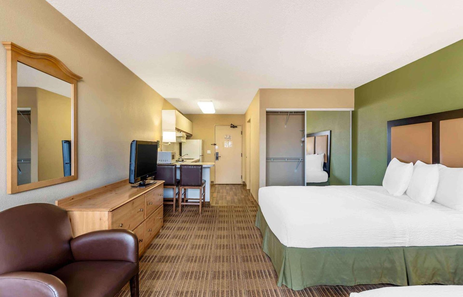 Extended Stay America Select Suites - Chicago - Naperville - East photo 23