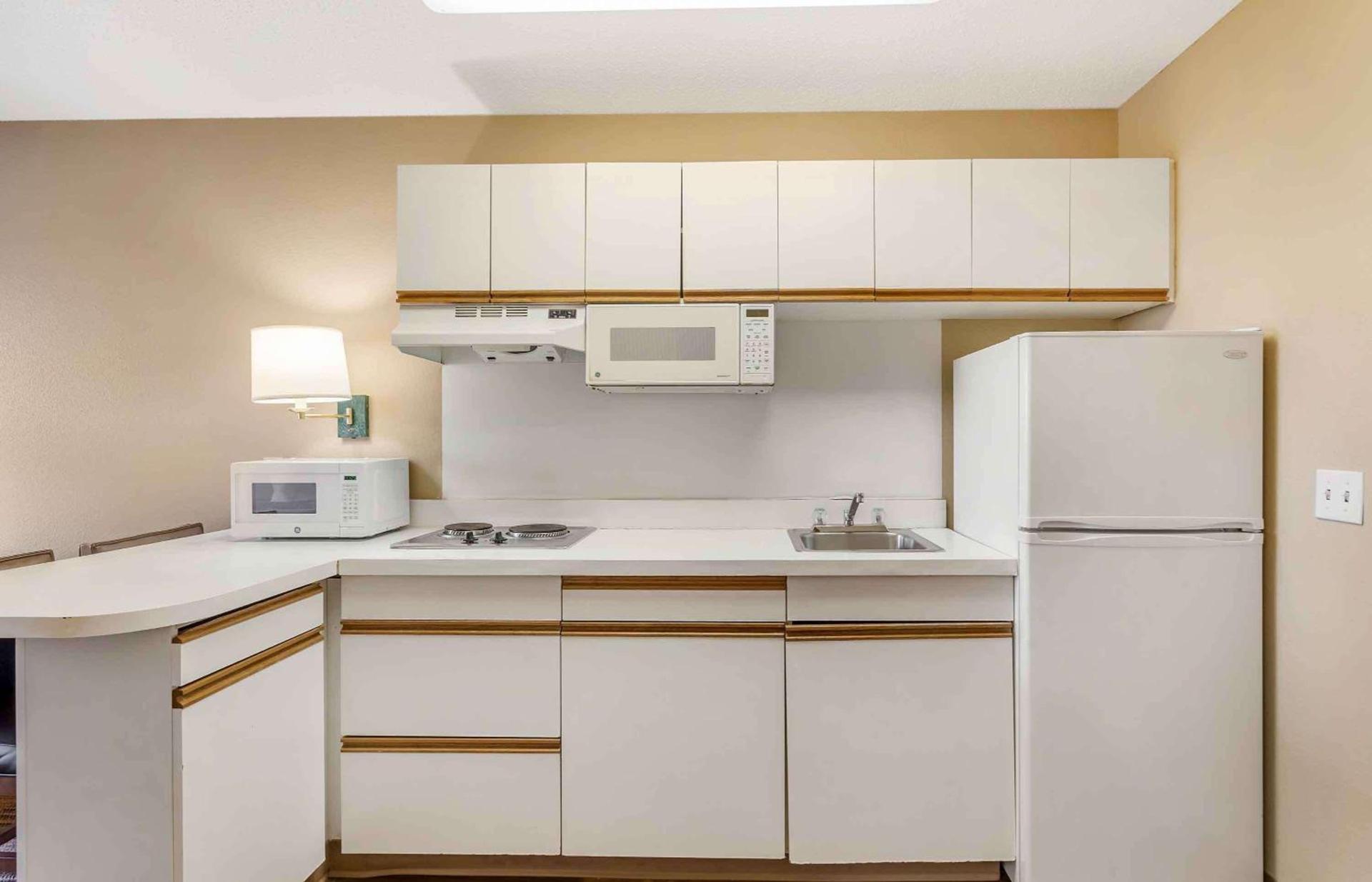 Extended Stay America Select Suites - Chicago - Naperville - East photo 24