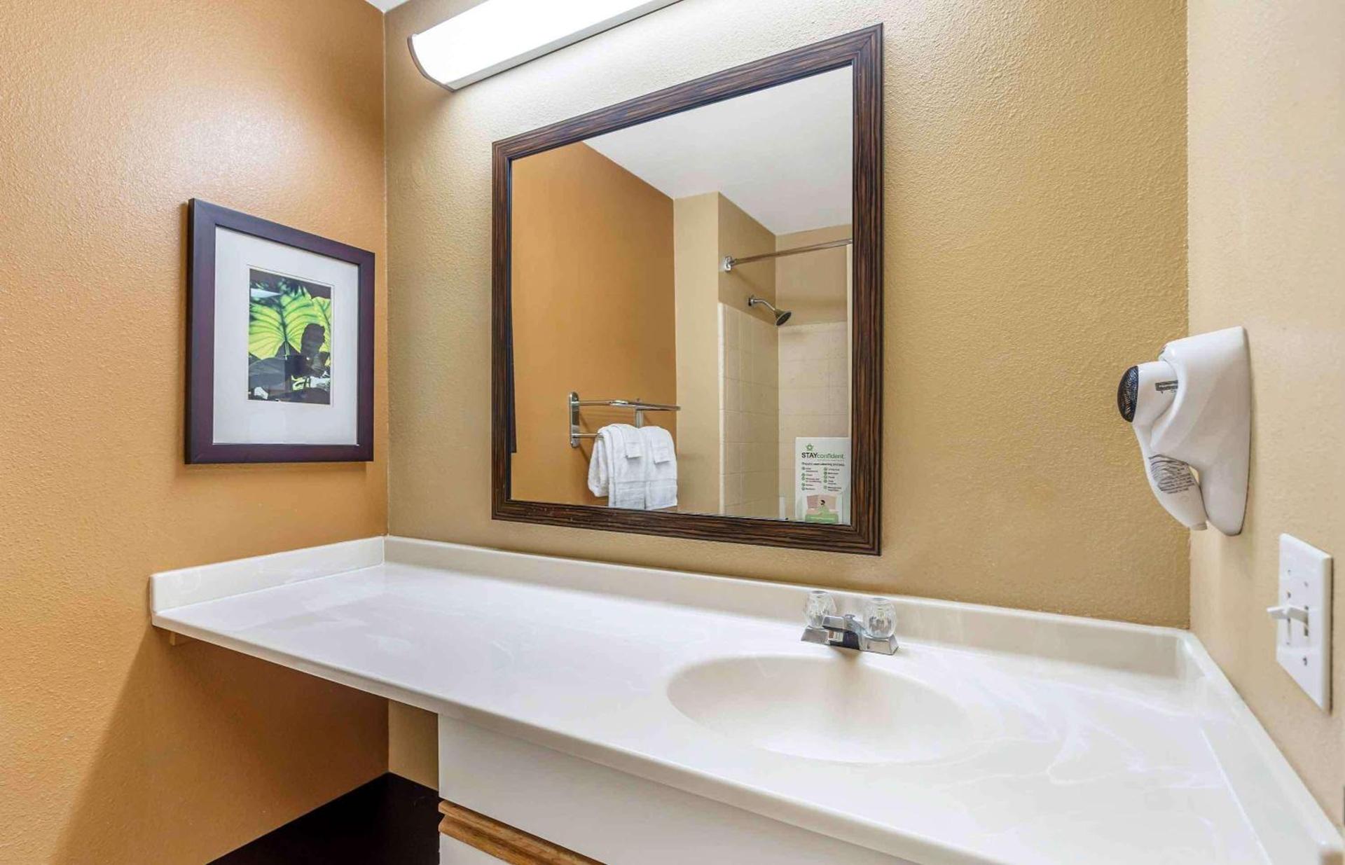 Extended Stay America Select Suites - Chicago - Naperville - East photo 25