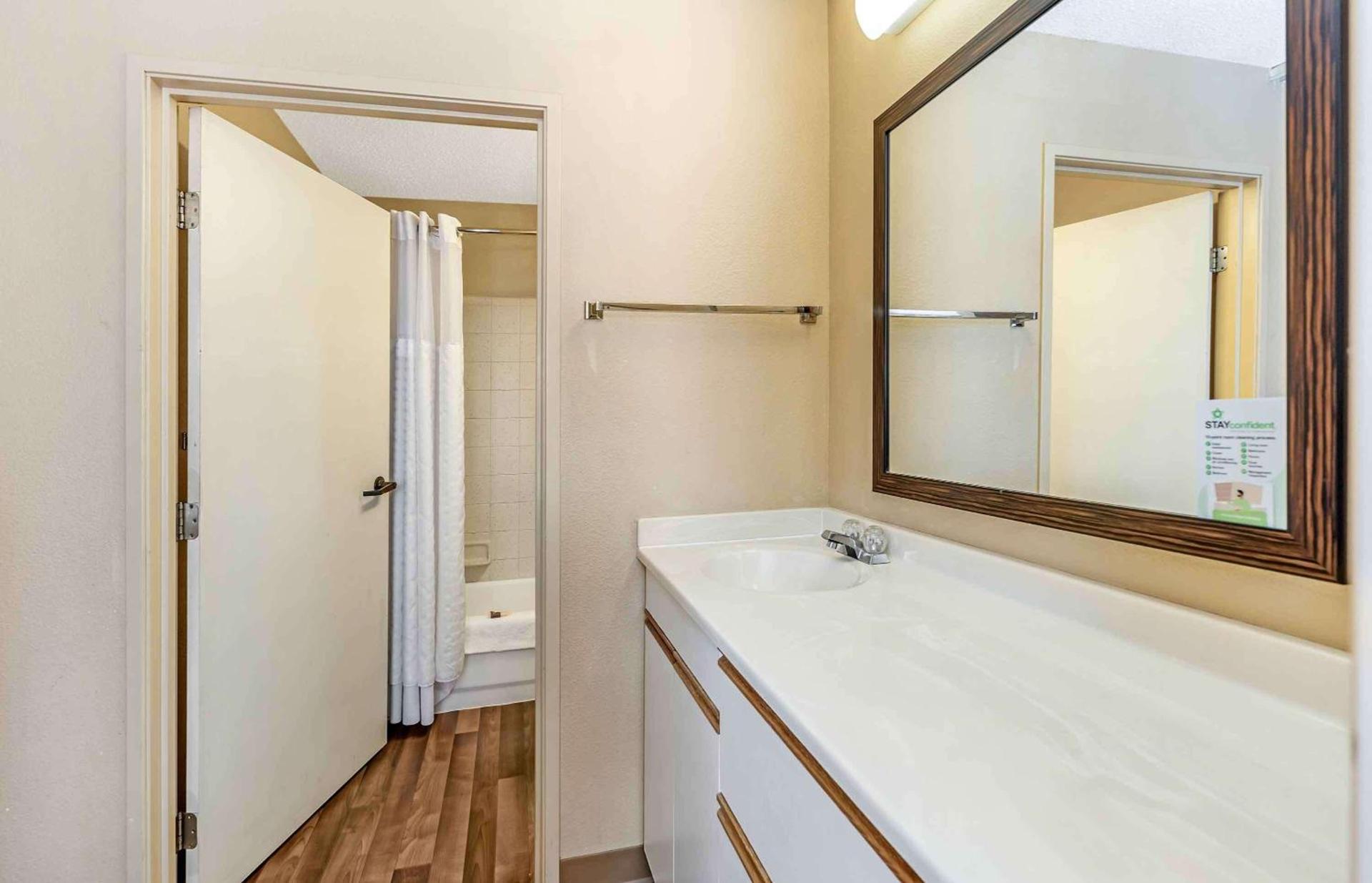 Extended Stay America Select Suites - Chicago - Naperville - East photo 33