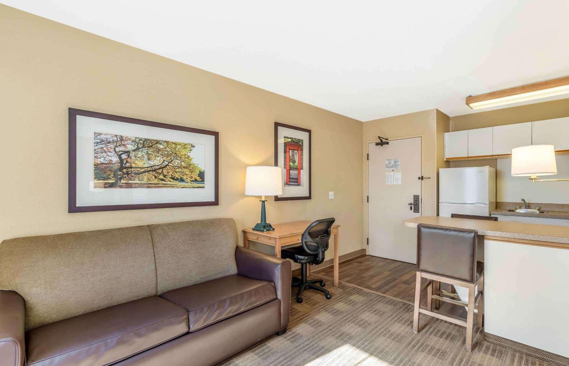 Extended Stay America Select Suites - Chicago - Naperville - East photo 31