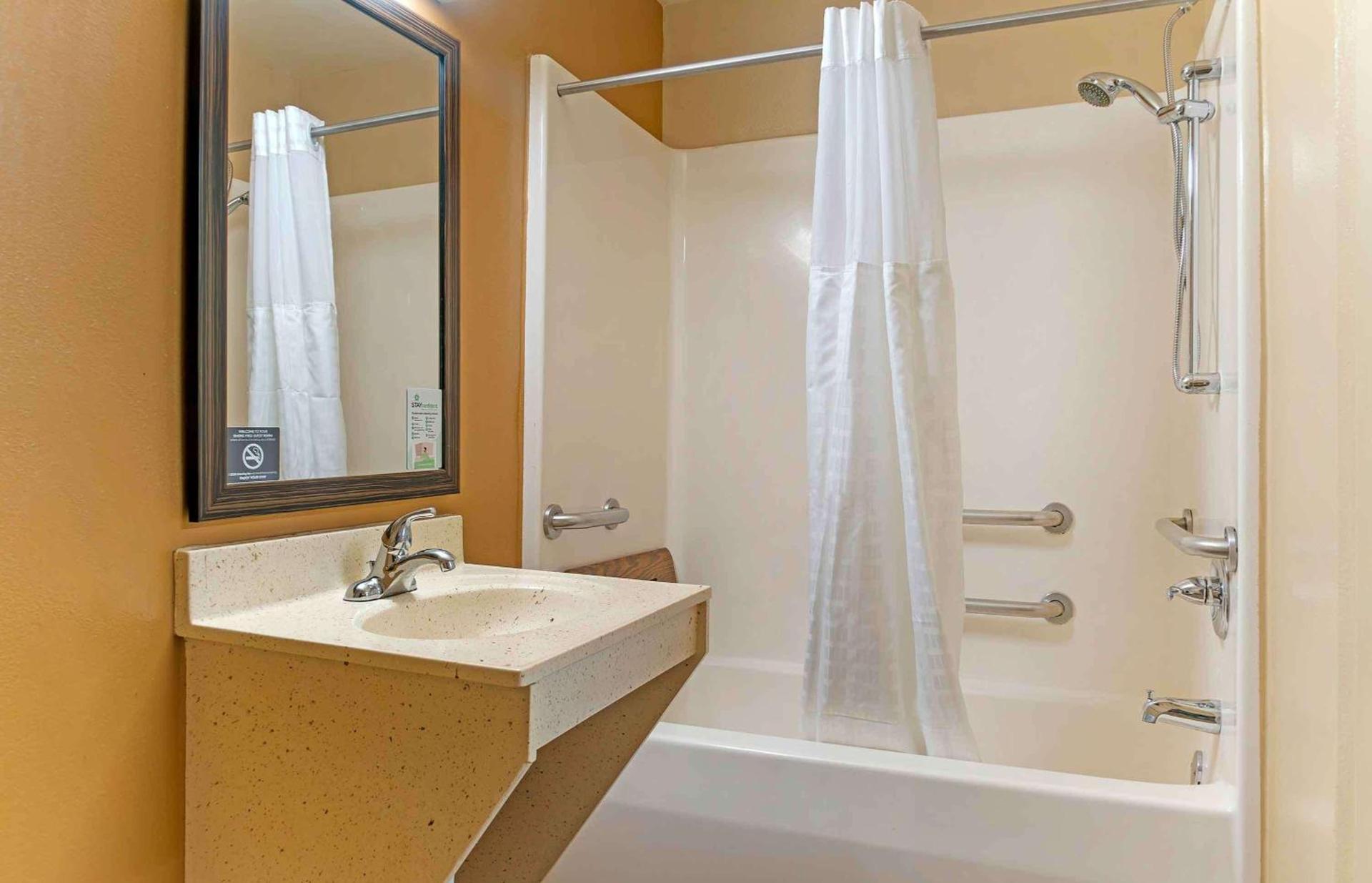 Extended Stay America Select Suites - Grand Rapids - Kentwood photo 13