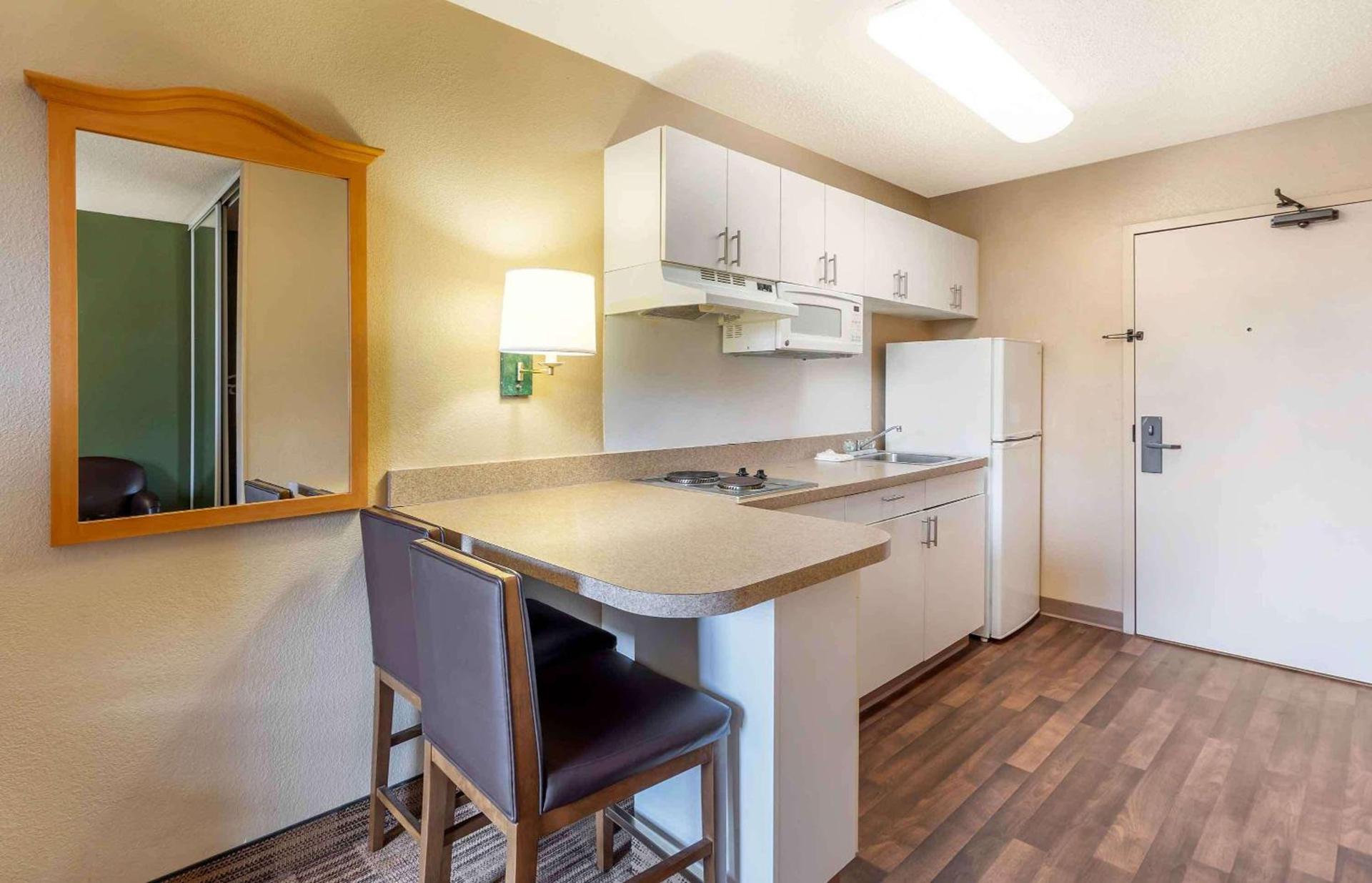 Extended Stay America Select Suites - Chicago - Westmont - Oak Brook photo 13