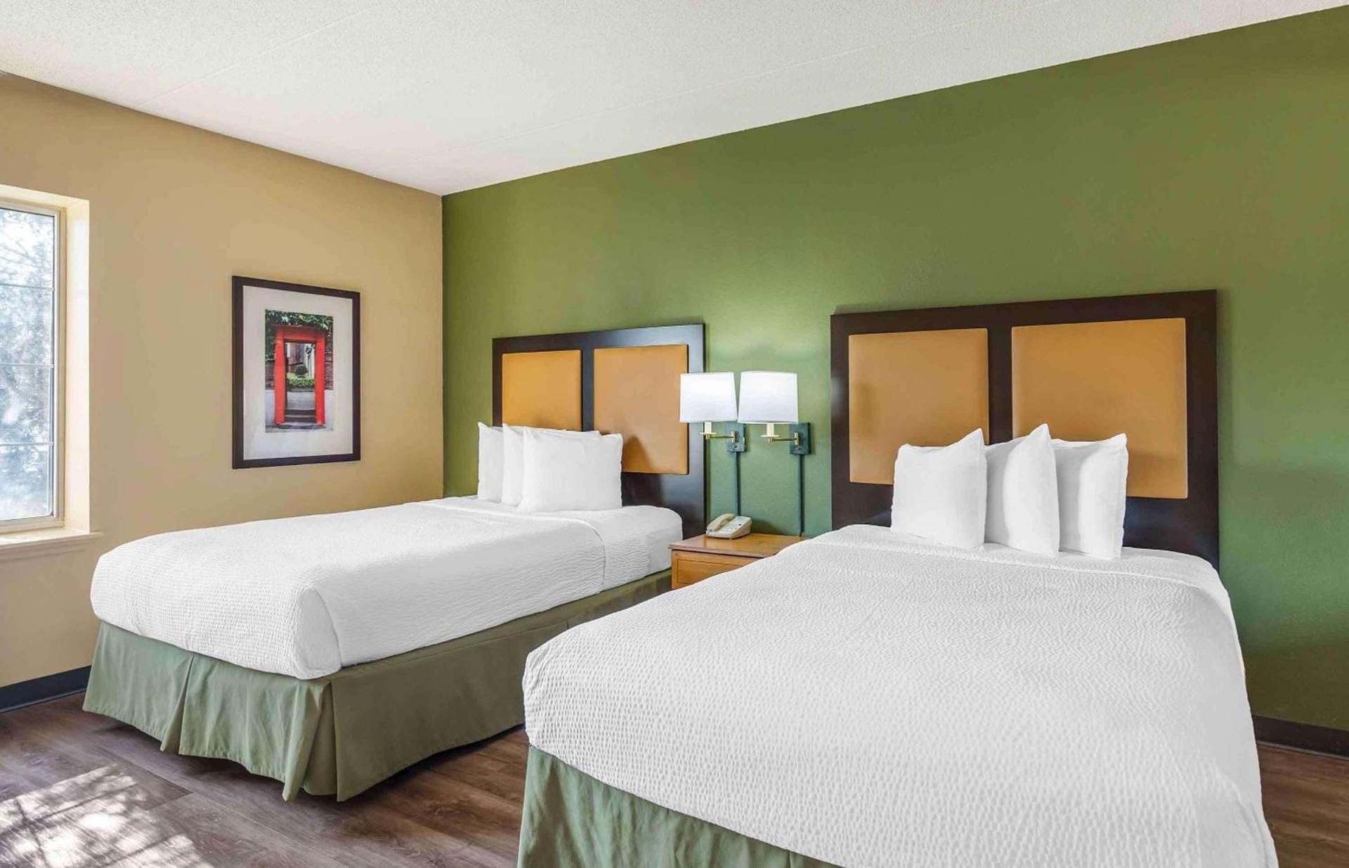 Studio 6 Extended Stay Chicago Vernon Hills Lincolnshire IL photo 23